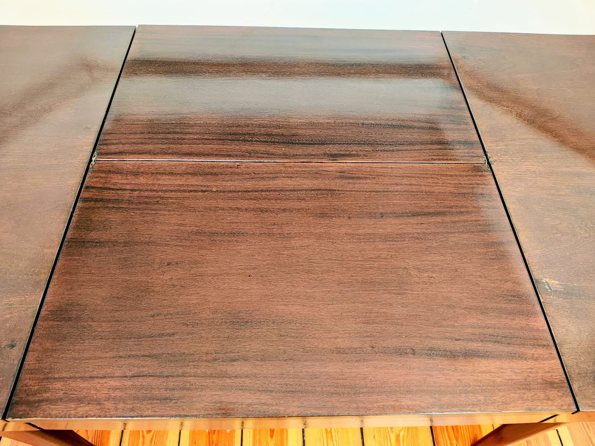 Stół rozkładany, orzech ciemnobrązowy, proj. J. Halabala, Czechosłowacja, lata 50. - 158771