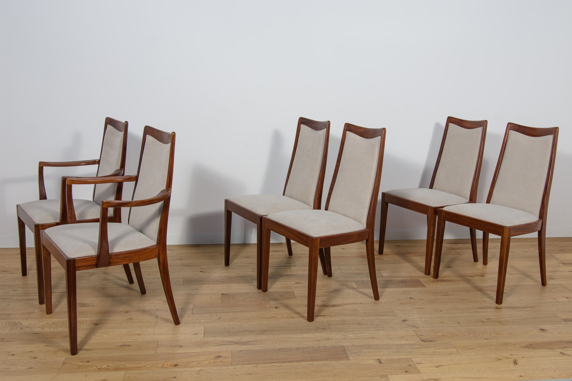 Komplet czterech krzeseł i dwóch foteli, teak kremowy, proj. L. Dandy, G-Plan, Wielka Brytania, lata 60. - 158971