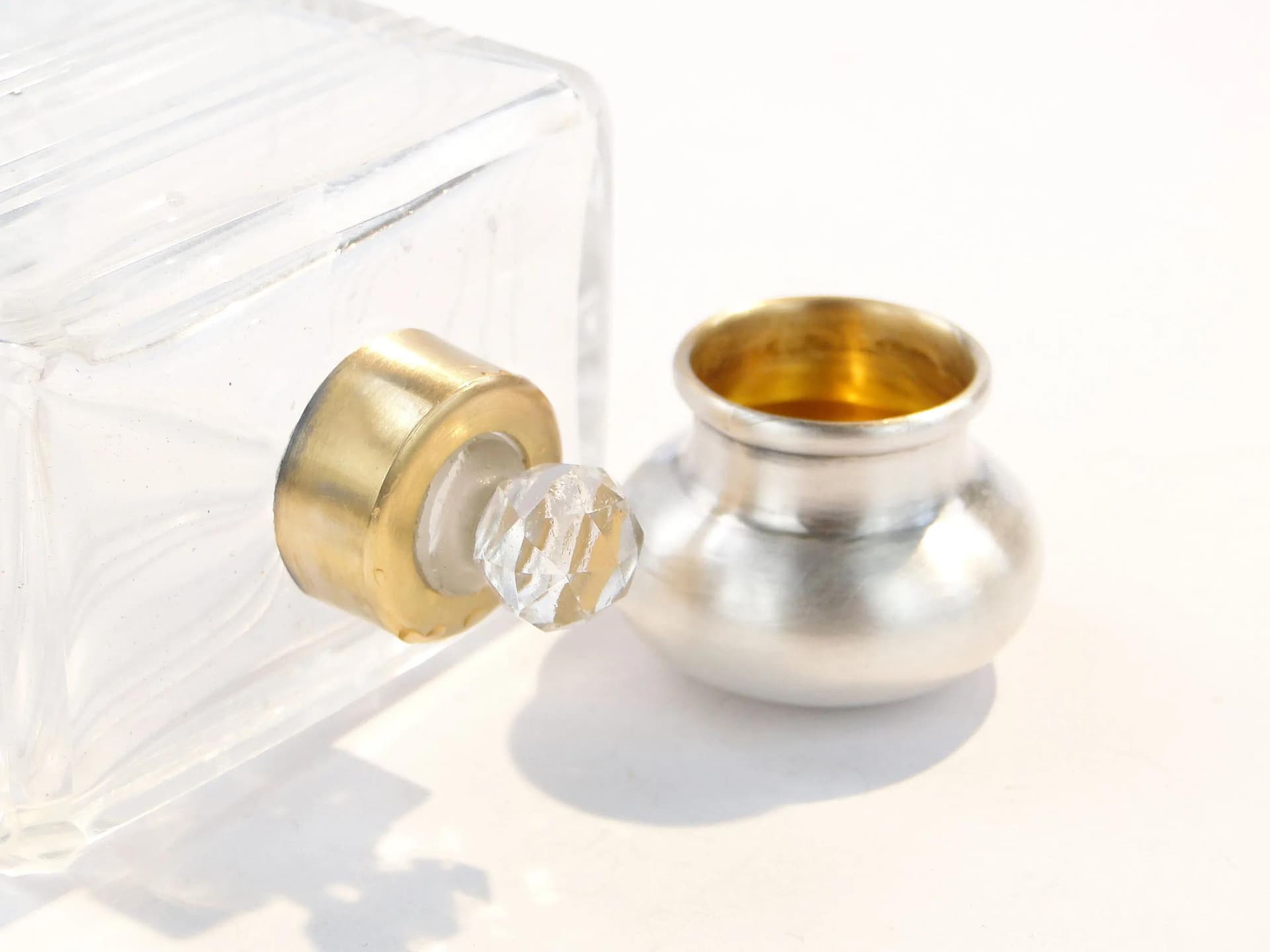 Flakon na perfumy, szkło kryształowe transparent, srebro, Francja, początek XX w. - 10175