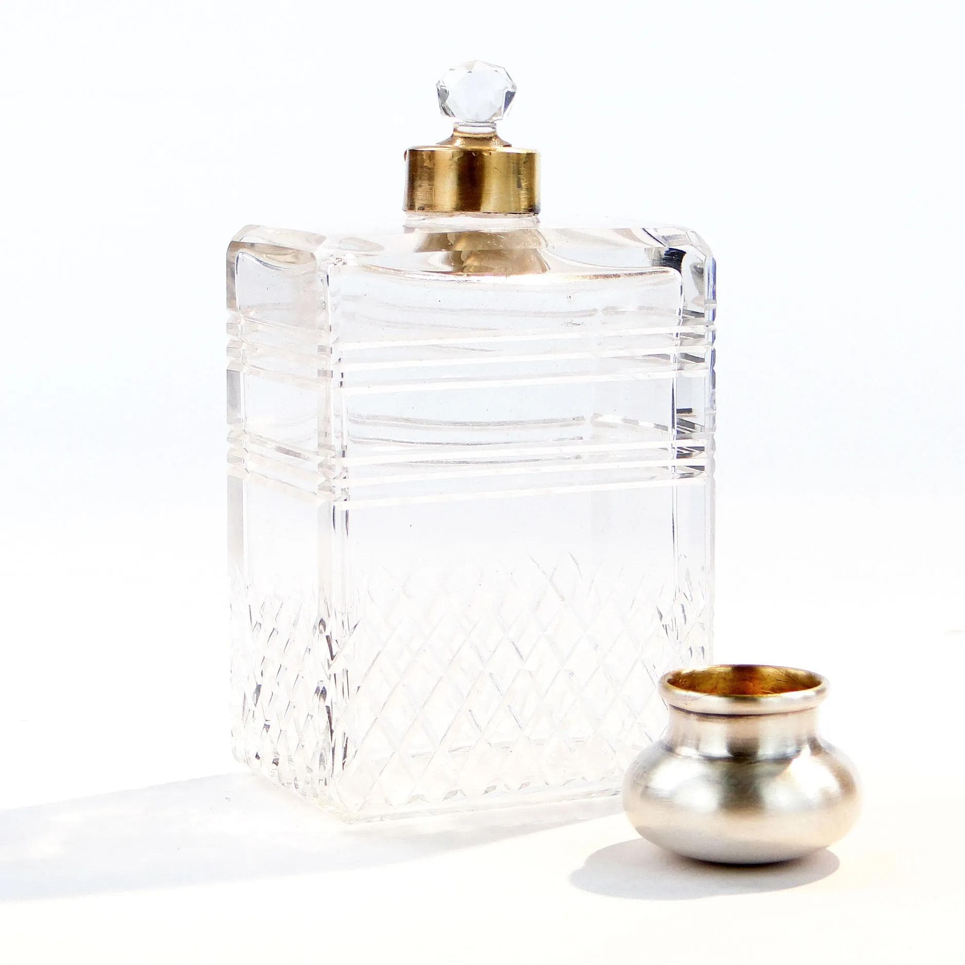 Flakon na perfumy, szkło kryształowe transparent, srebro, Francja, początek XX w. - 10176