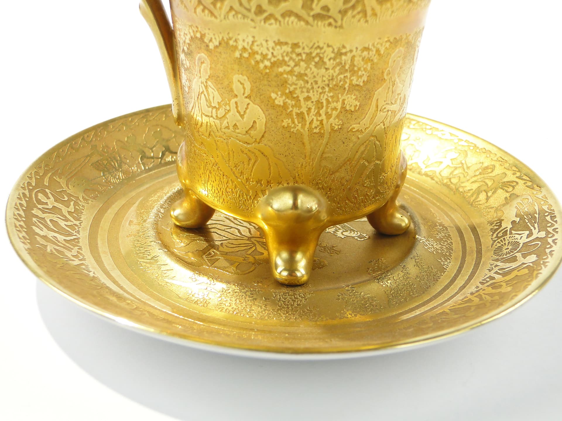 Złota filiżanka do czekolady na 4 nóżkach, D.W. Porzellan Karlsbader Wertarbeit, Niemcy, lata 20. - 159014