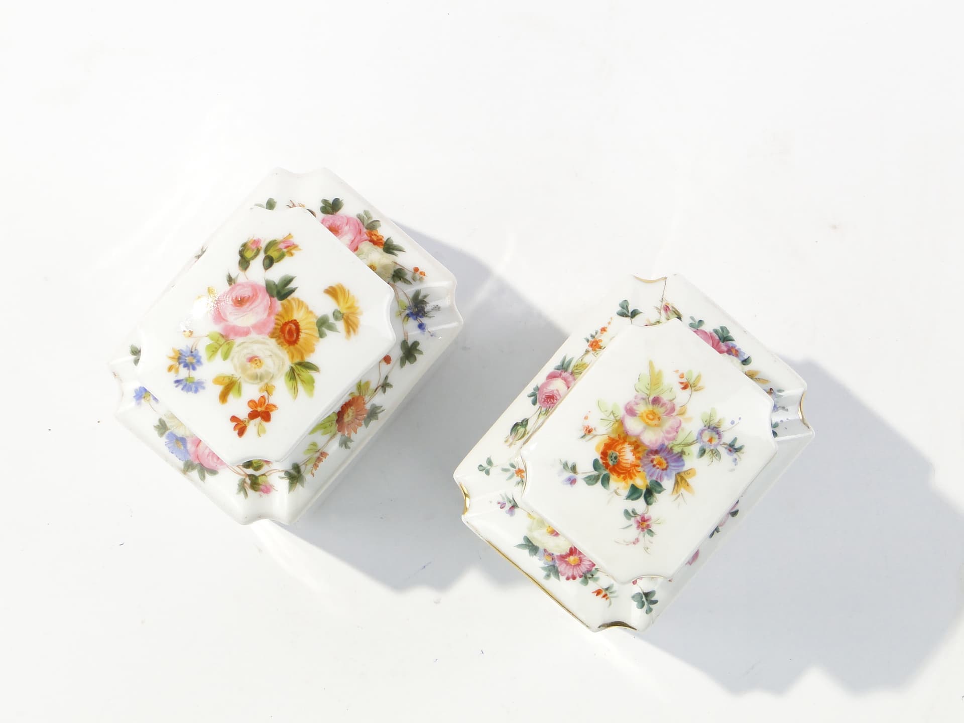 Porcelanowe herbatnice Francja XIX wiek - 159073