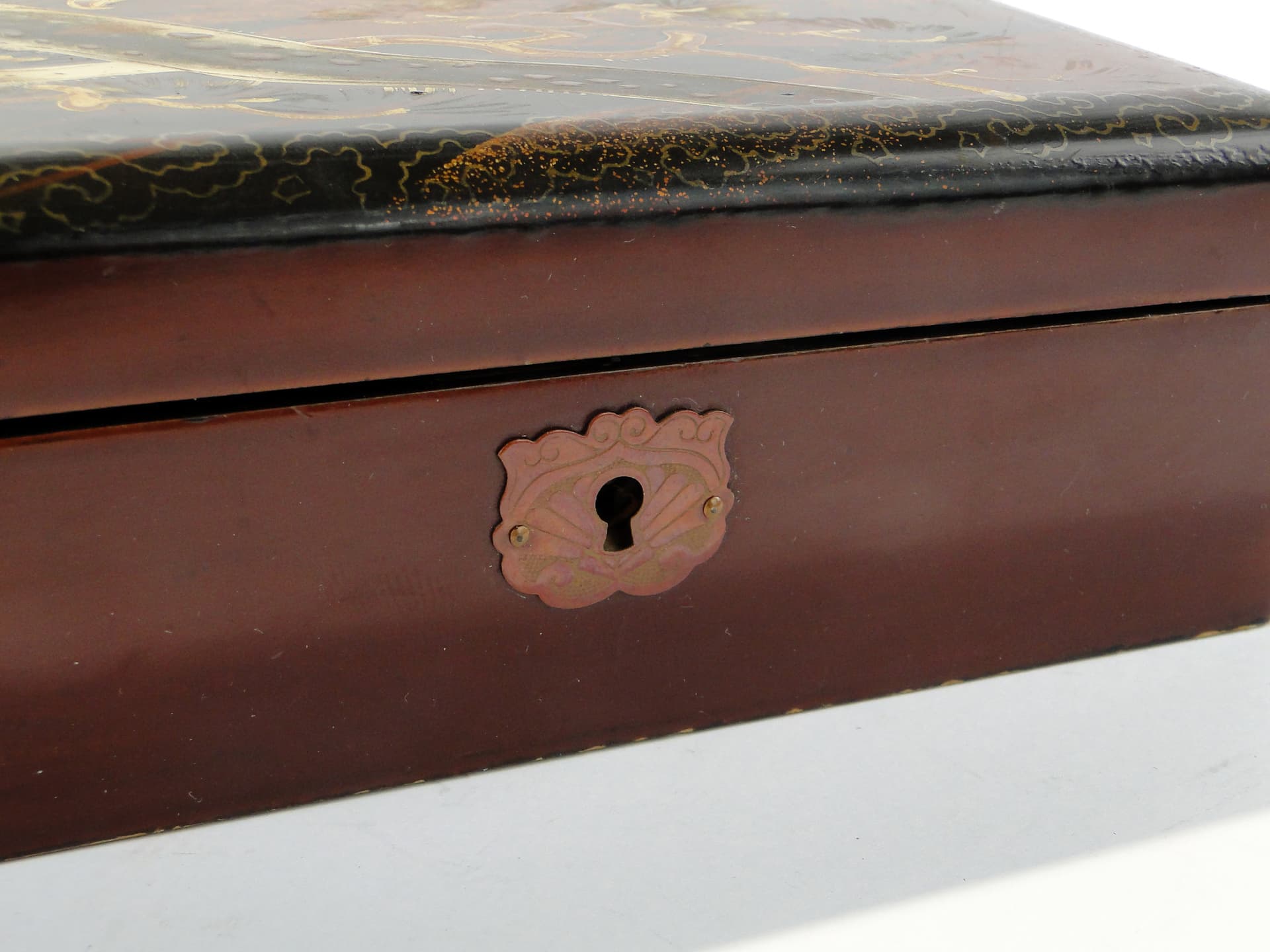 Orientalne pudełko z laki, z motywem orła, Japonia. - 159104