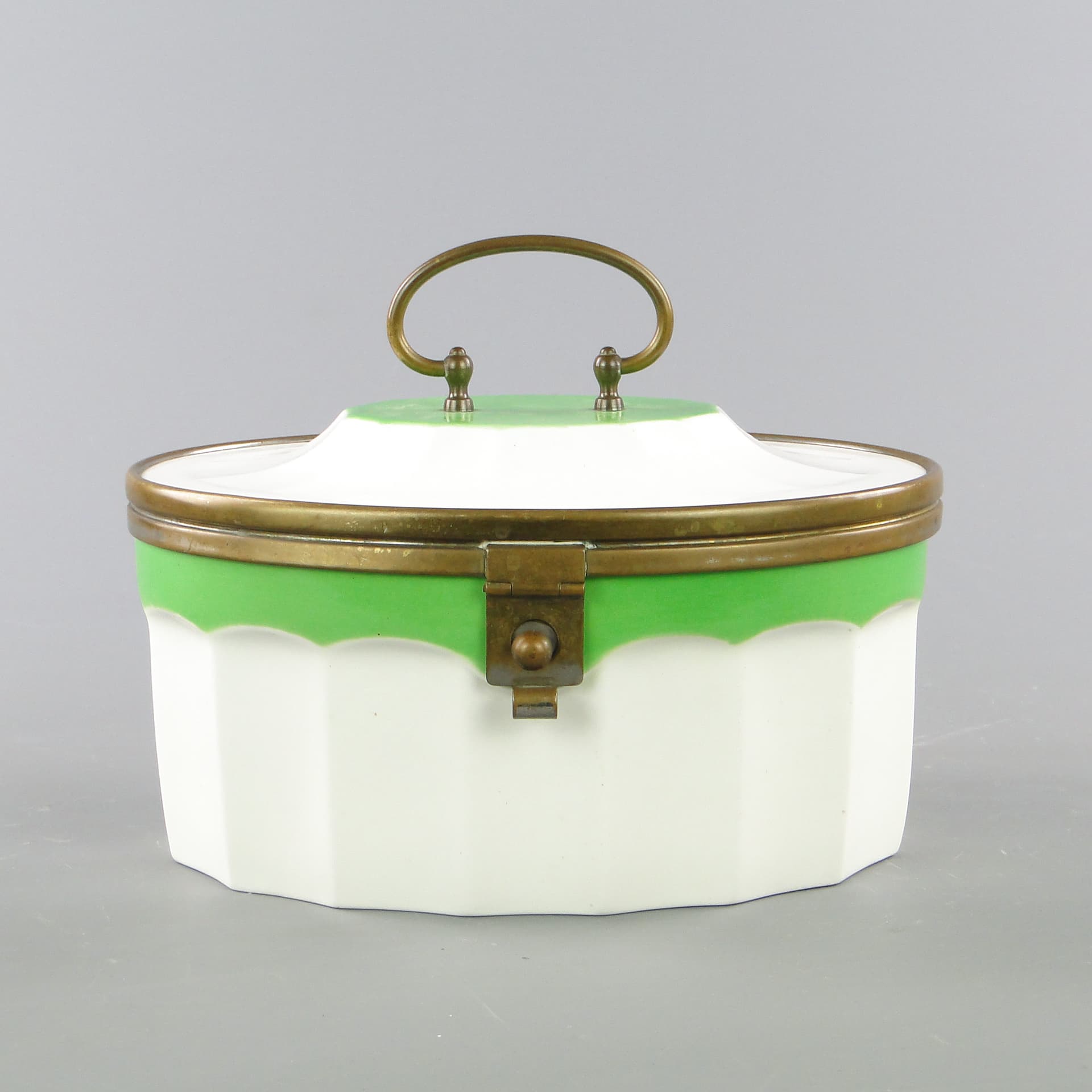 Ceramiczny pojemnik z mosiężnymi okuciami - 159120