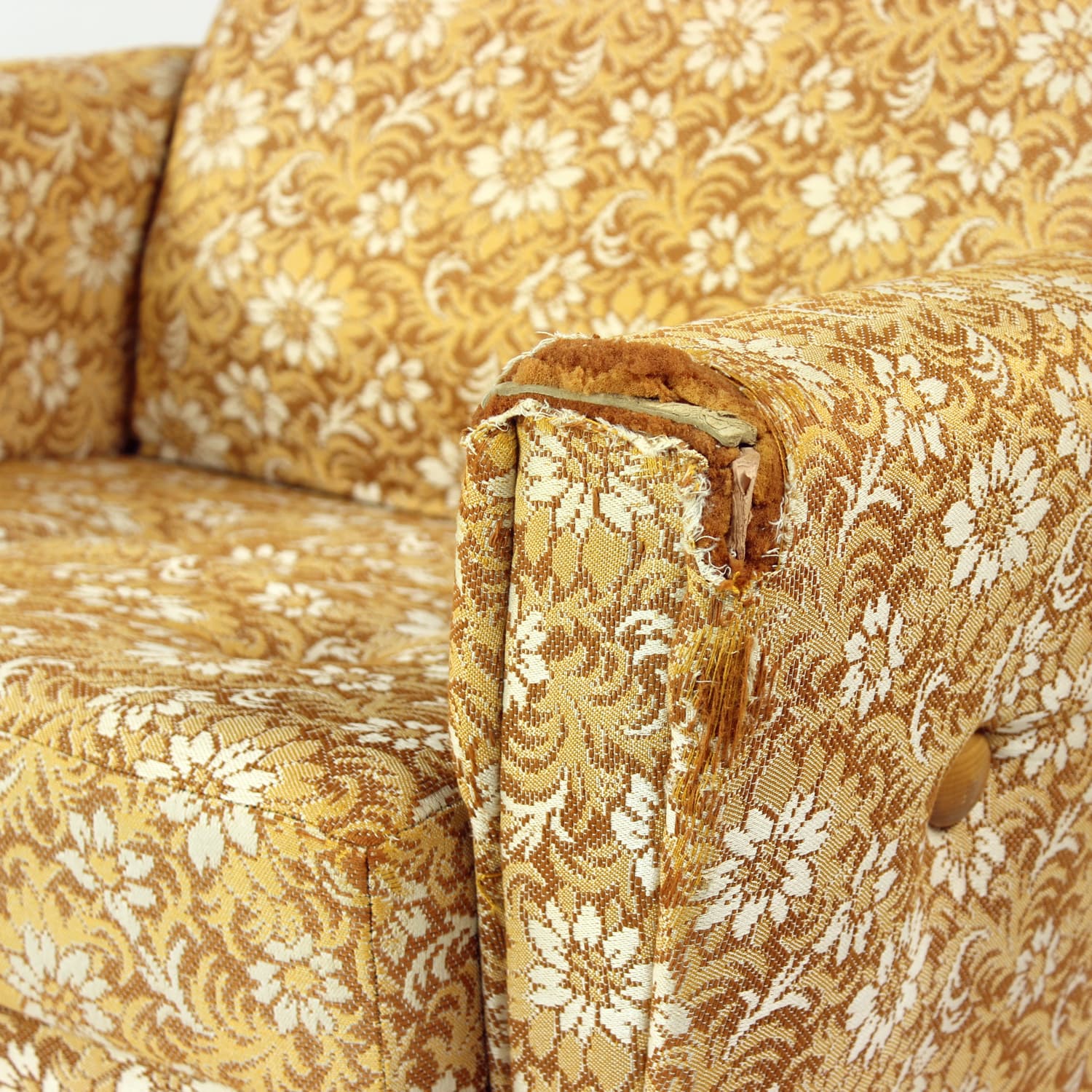 Fotel wingchair żółty, TON, Czechosłowacja, lata 60. - 159430