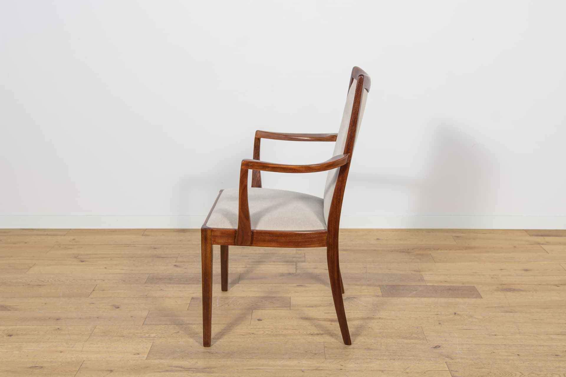 Komplet sześciu krzeseł i dwóch foteli, teak, kremowy, proj. L. Dandy, G-Plan, Wielka Brytania, lata 60. - 159591