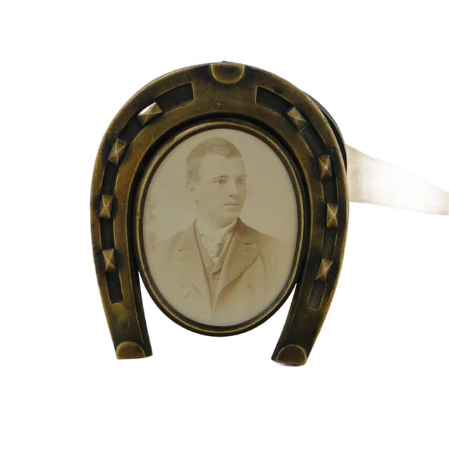 Standing picture frame Horseshoe, dark brown, bronze, Austria, early 20th c. - DIMENSION