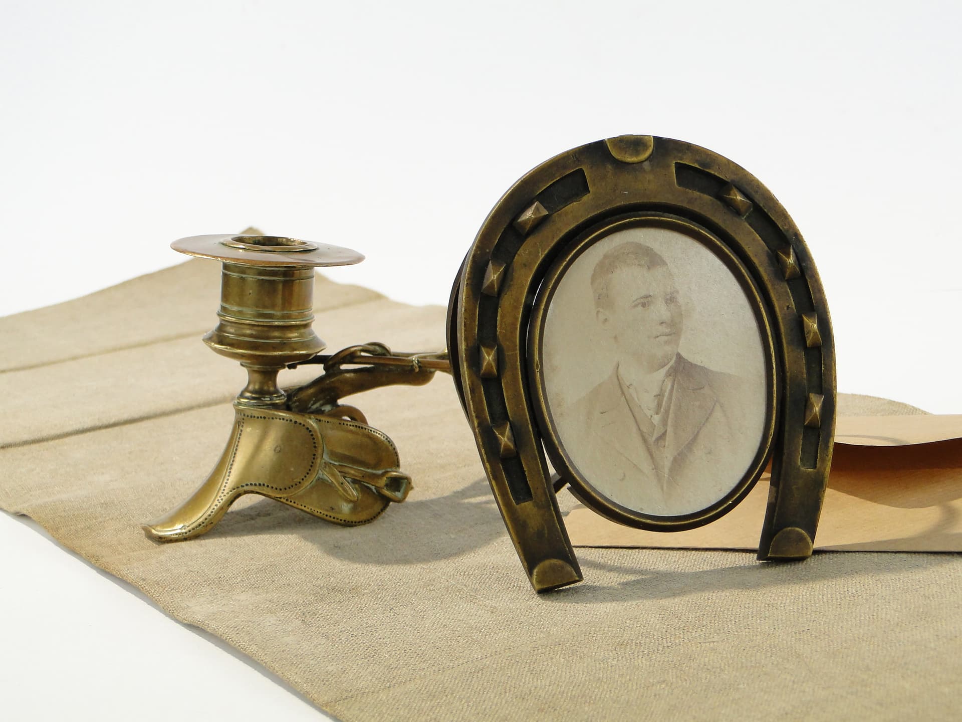 Standing picture frame Horseshoe, dark brown, bronze, Austria, early 20th c. - 159609