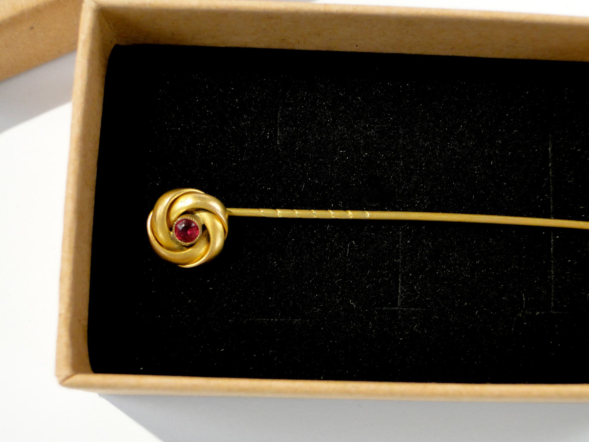 Szpilka dekoracyjna, secesja, mosiądz złoty, Europa, początek XX w. - 159633