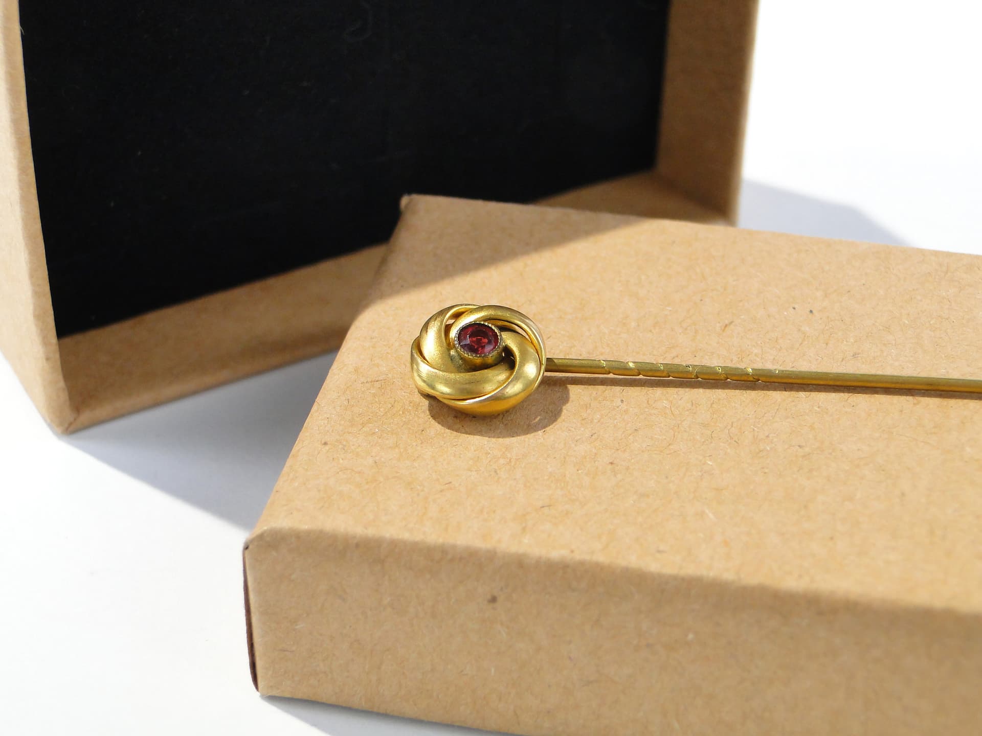 Szpilka dekoracyjna, secesja, mosiądz złoty, Europa, początek XX w. - 159640