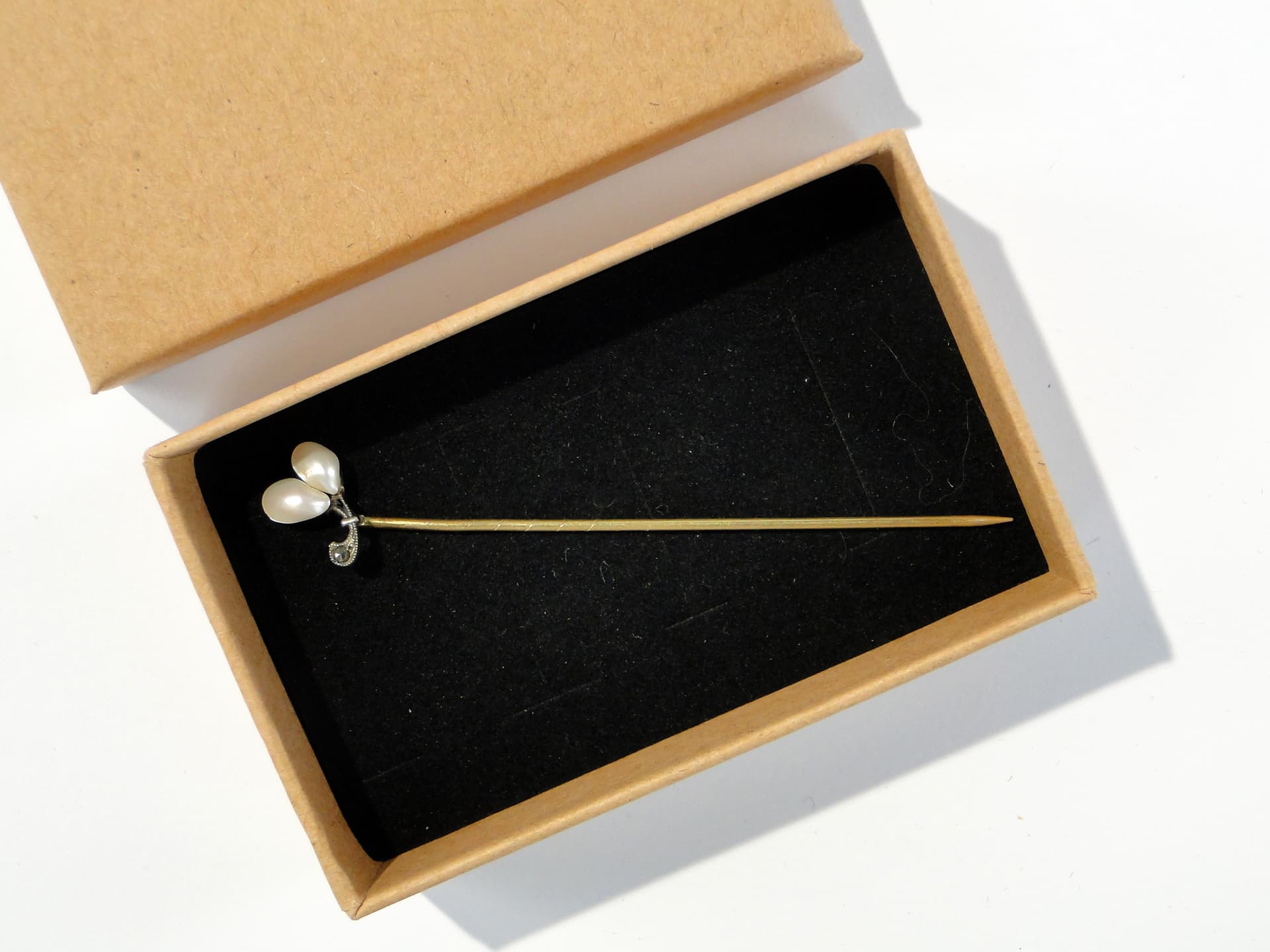 Szpilka dekoracyjna z przełomu wieku XIX i XX - 159657