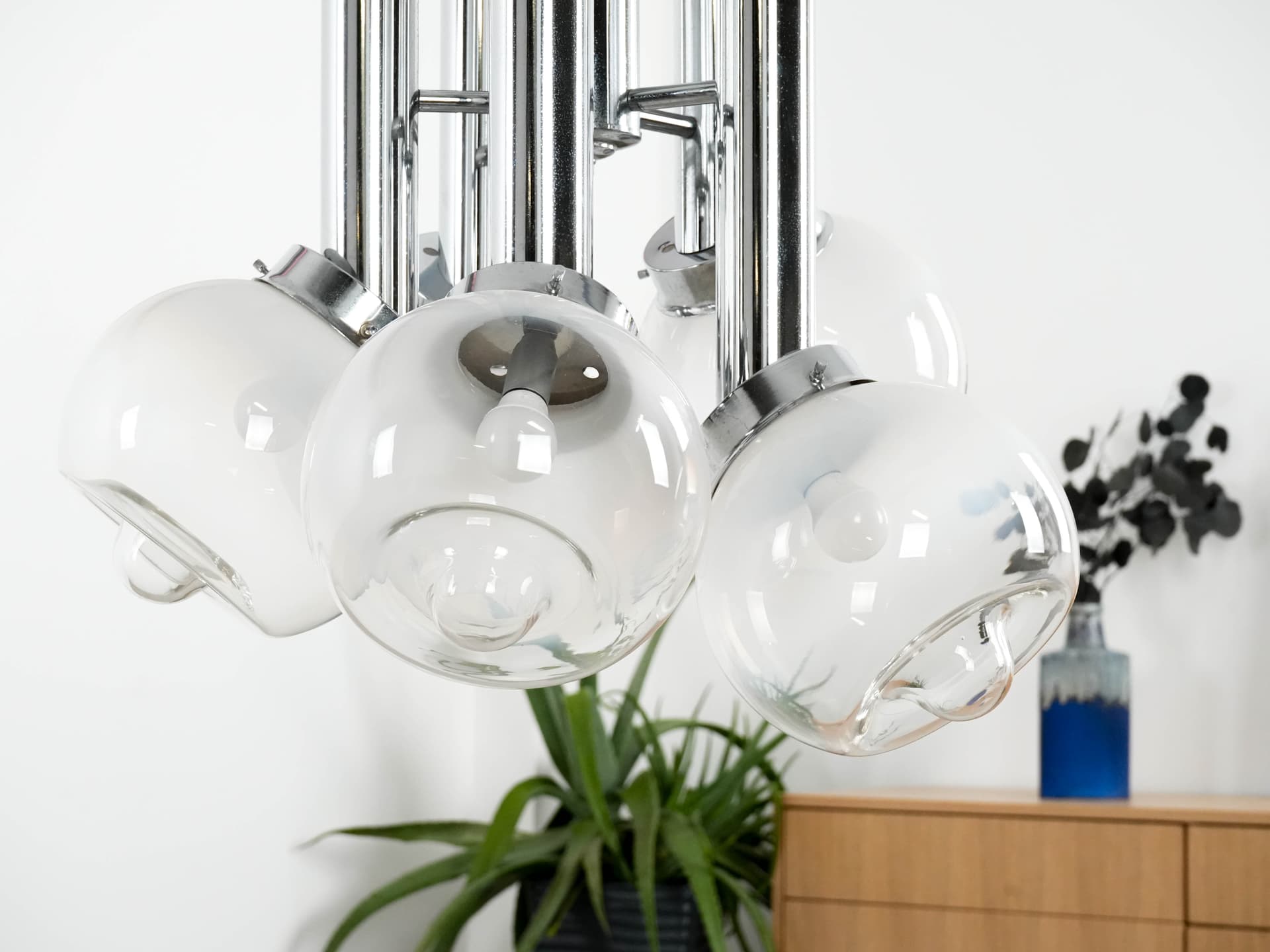 Żyrandol, chromowany metal, szkło dymione, Włochy, lata 70. - 159684