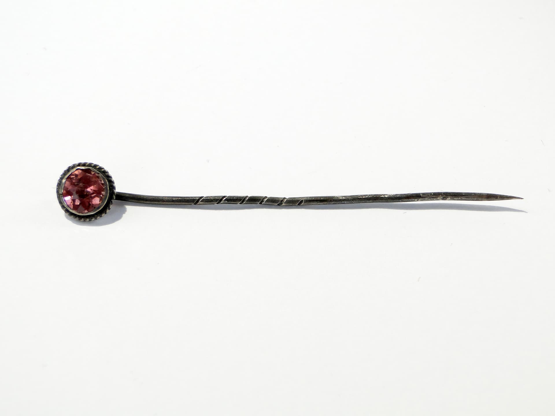 Szpilka dekoracyjna z przełomu wieku XIX i XX
