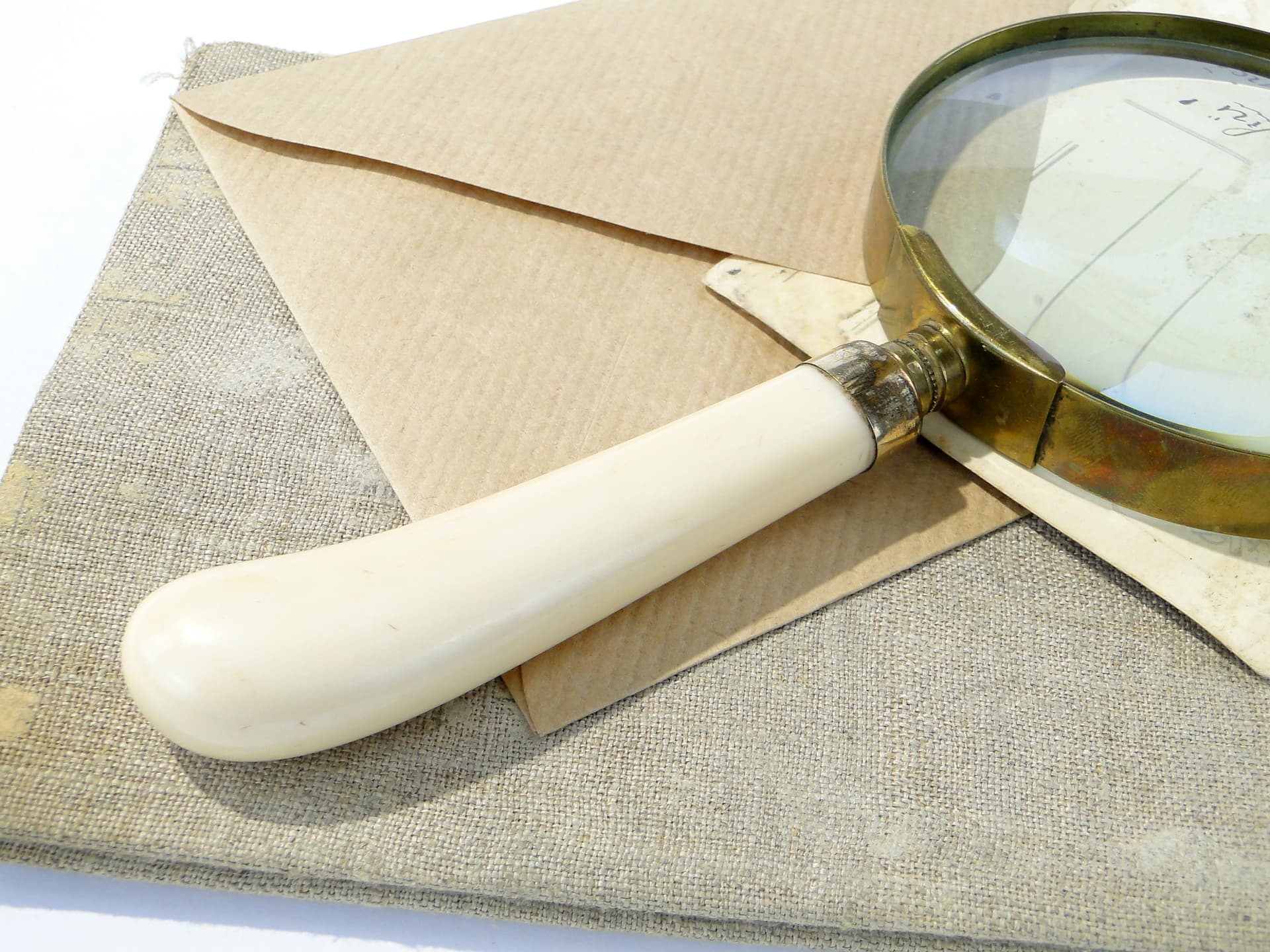 Desk Magnifier, Art Deco, golden brass, ivory-effect handle, 1950s - 159890