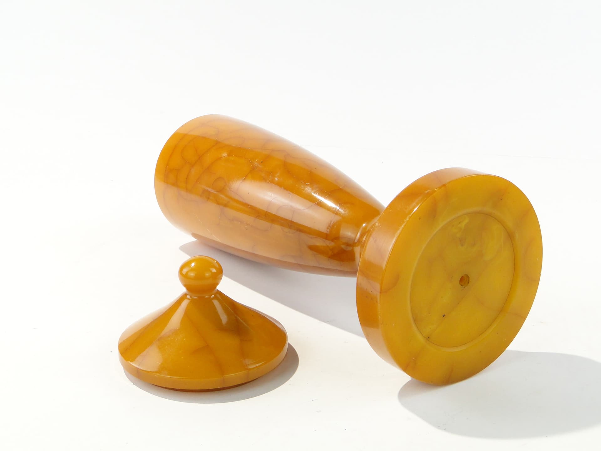 Modernistyczna amfora z mlecznego bakelitu Polska lata 30. - 160000