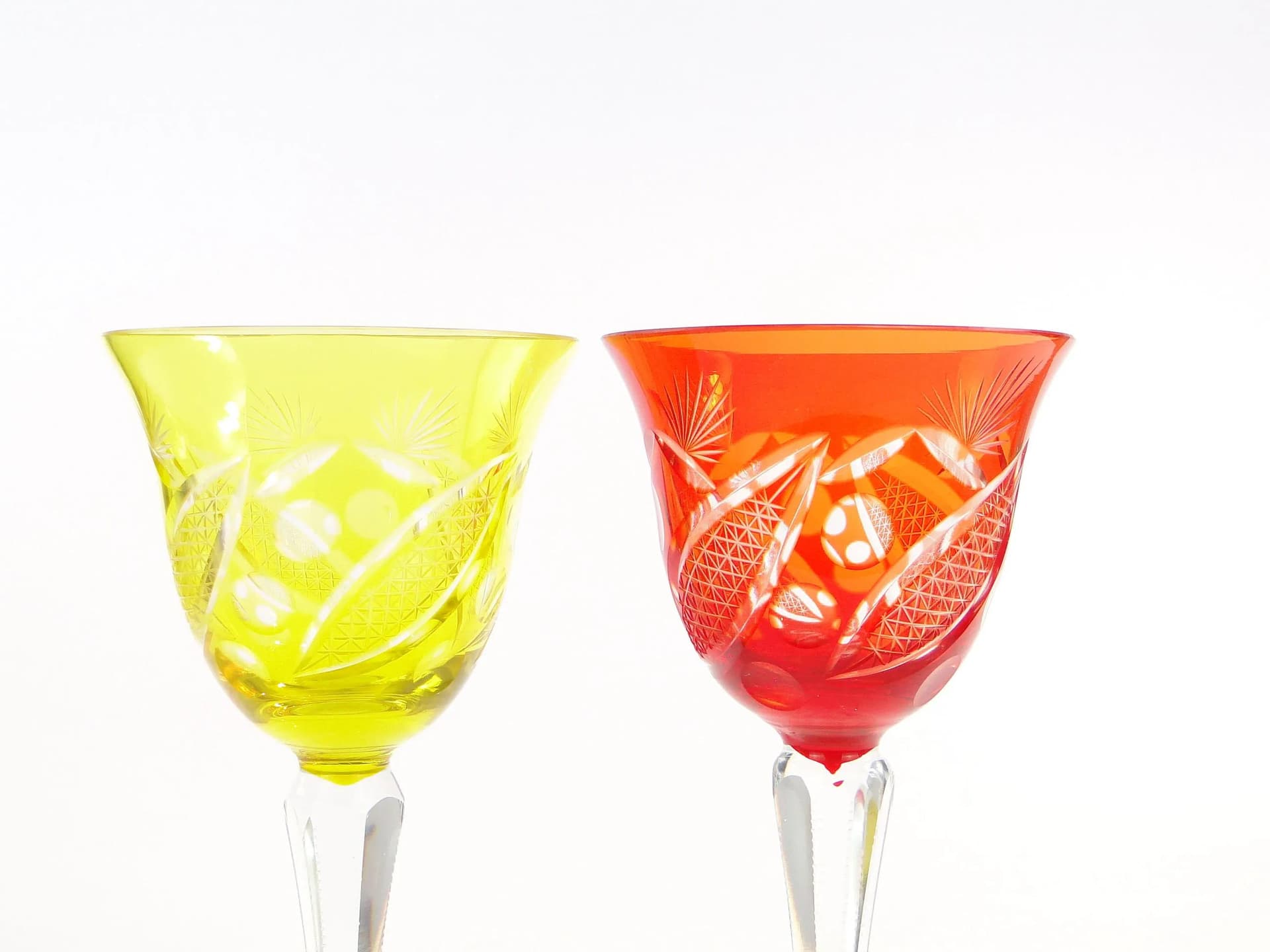 Para kielichów do wina, kryształ żółty i pomarańczowy, Huta Józefina, Polska, lata 30. - 10249
