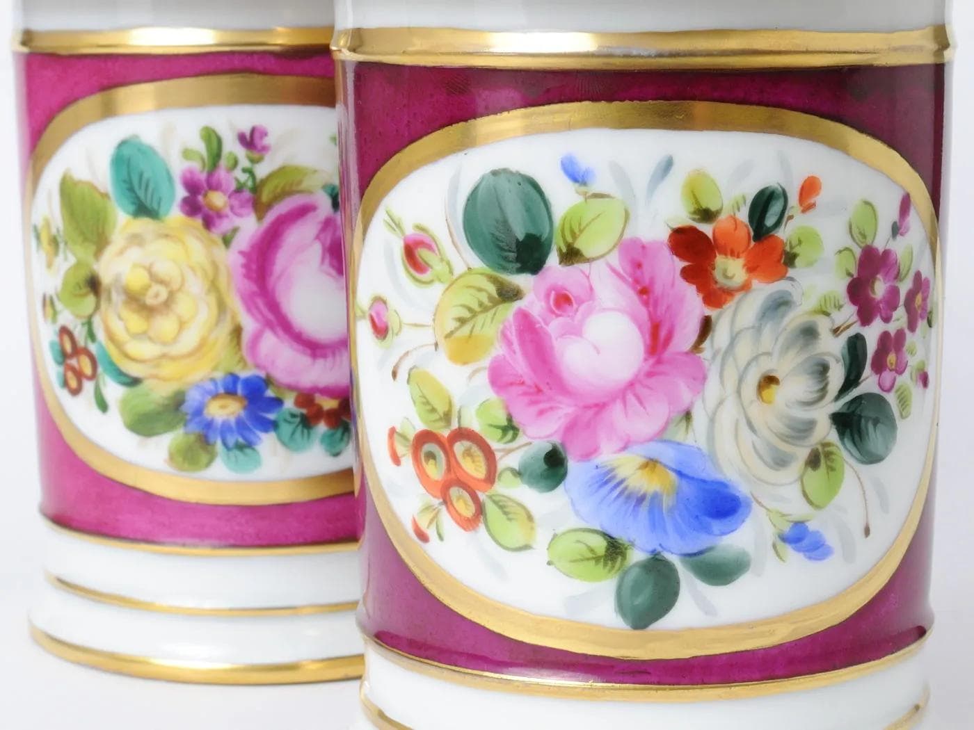 Pair of Empire Decorative Containers, multicolor porcelain, France, 19th c. - 160483