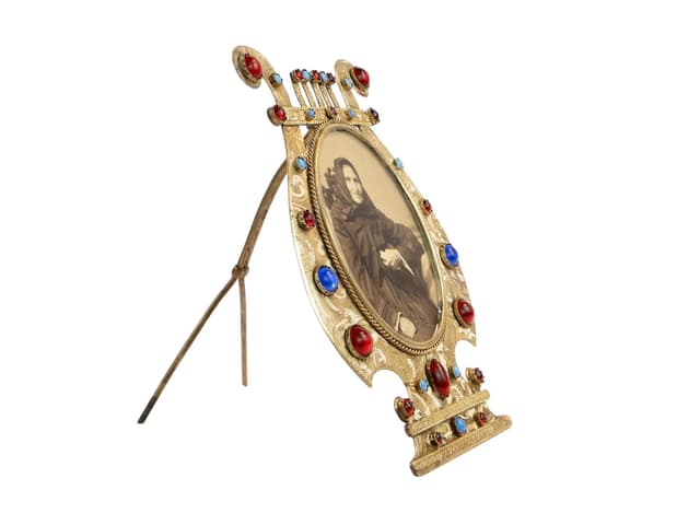 Lyre Photo Frame, Biedermeier, gilded brass white enamel, Austria-Hungary, 19th c. - DIMENSION