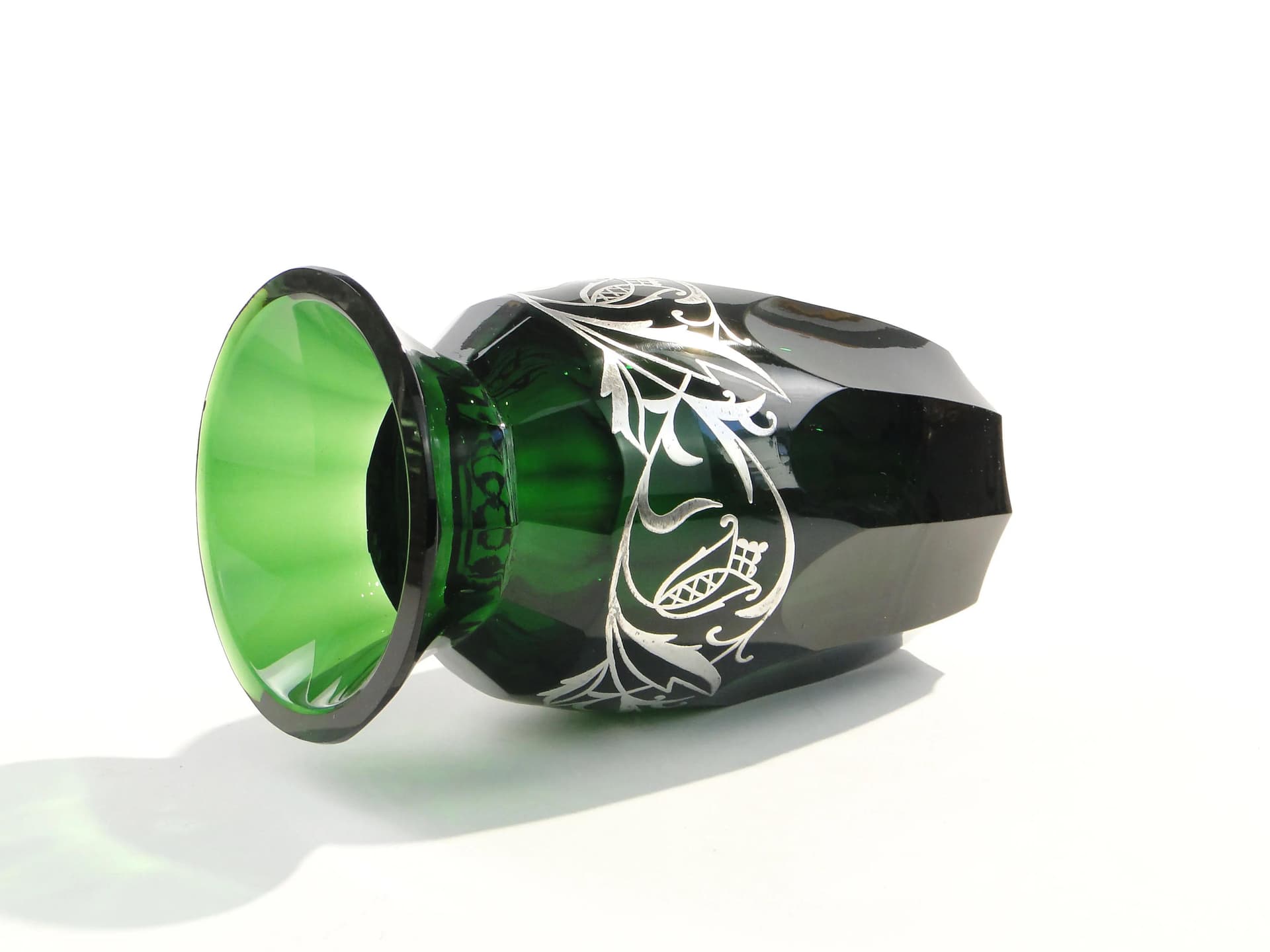 Wazon kryształowy szmaragdowy, srebro, proj. S. Haertel, Polska, lata 40. - 160653