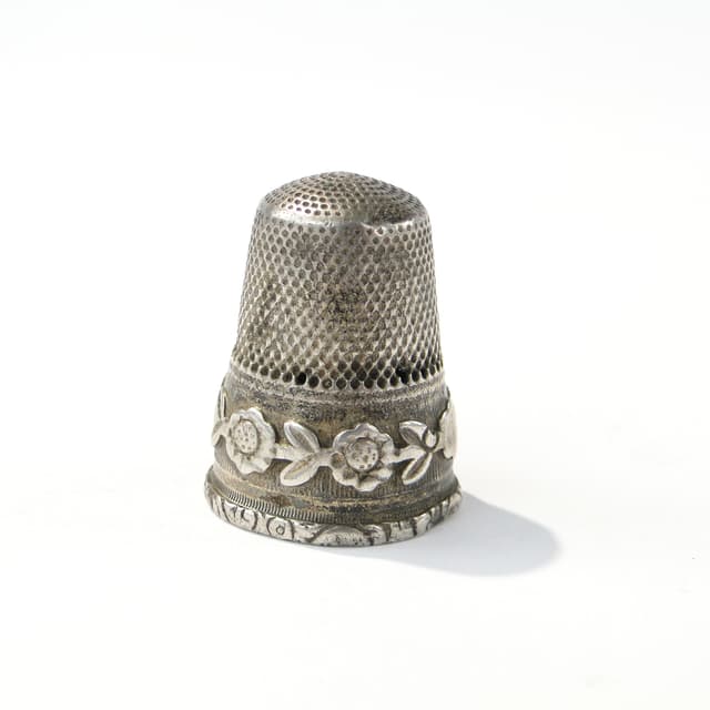 Naparstek zdobiony , ok. 1900 r. - WYMIARY