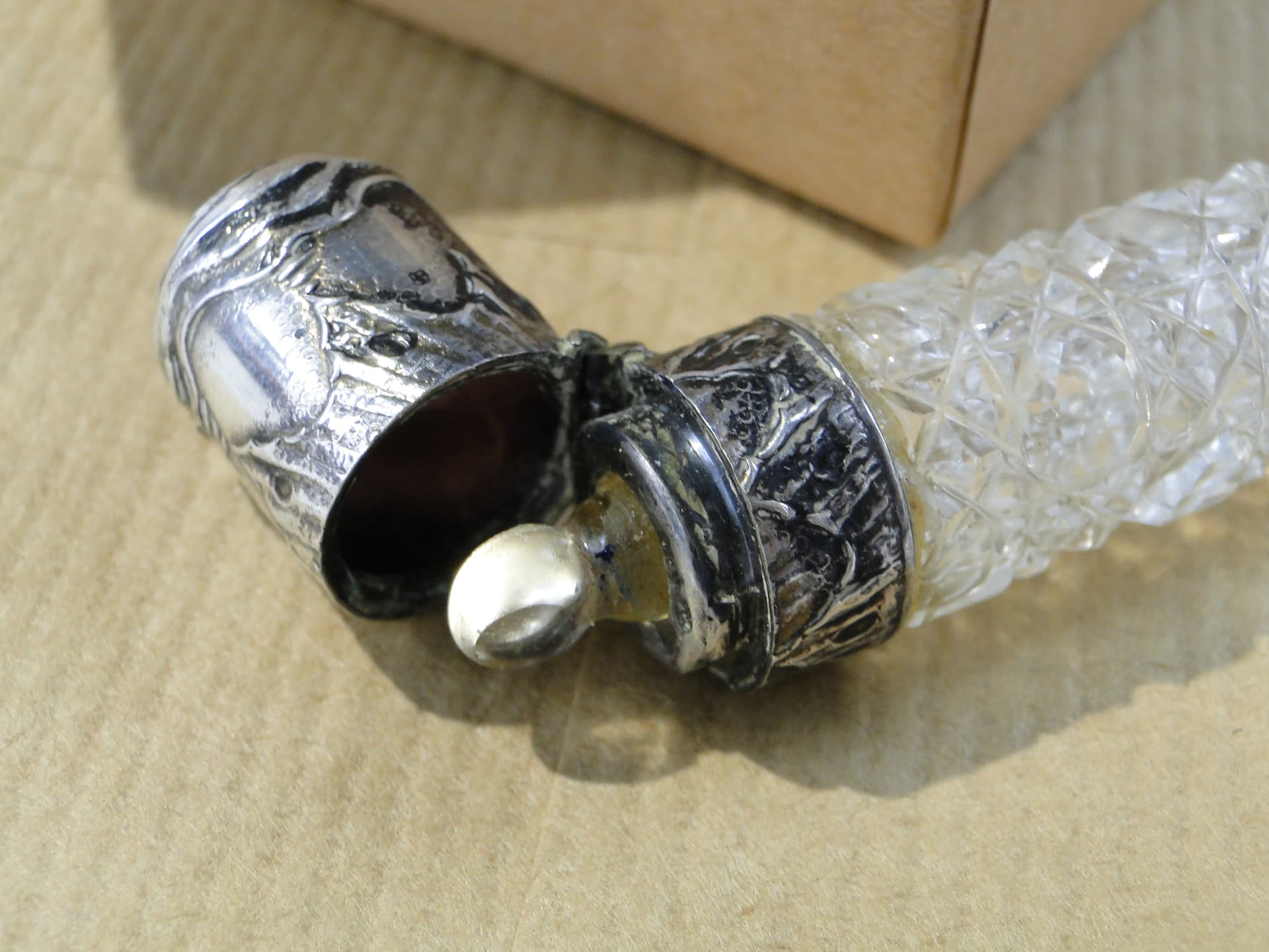 Perfume bottle, transparent crystal, silver, Germany, 19th c. - 161075