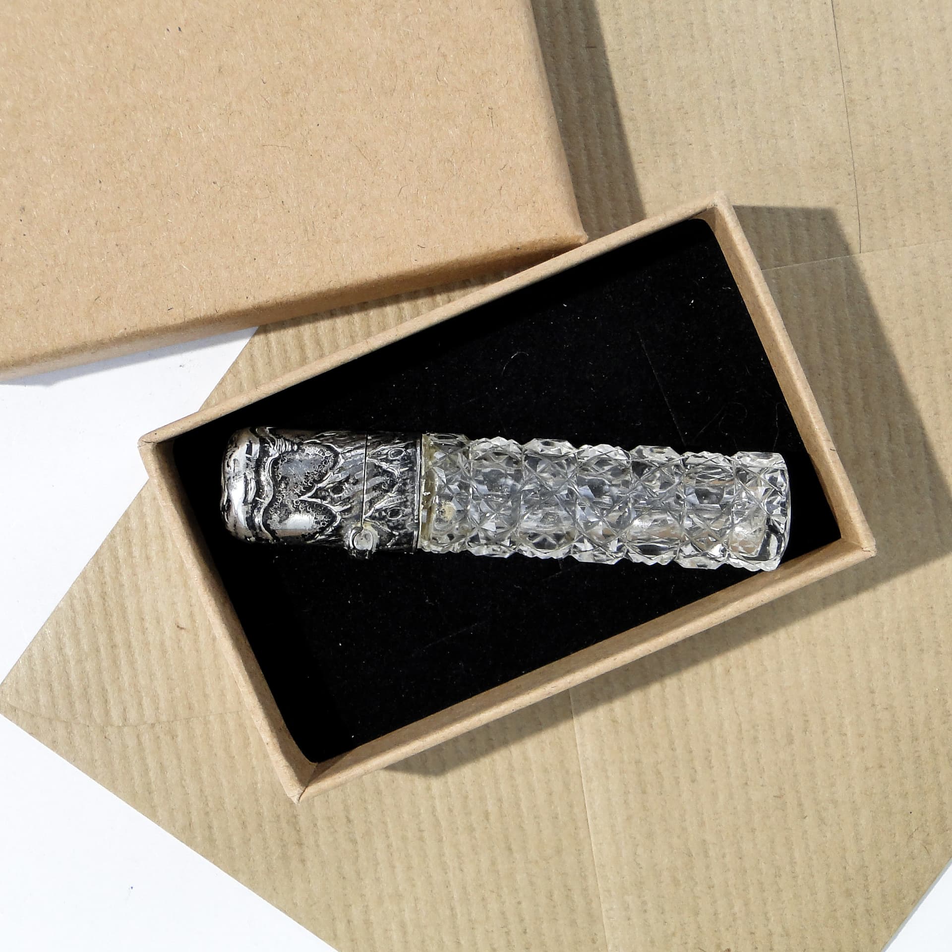 Perfume bottle, transparent crystal, silver, Germany, 19th c. - 161071