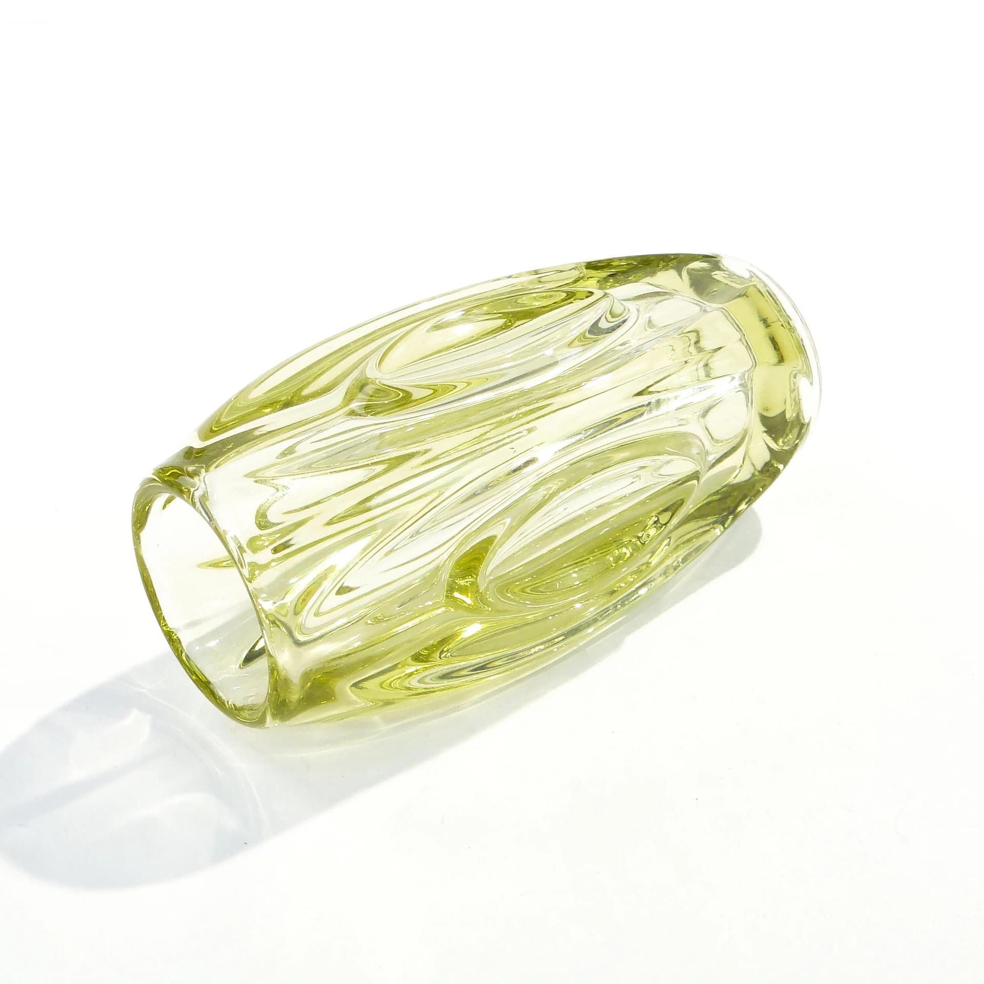 Wazon Optyczny 914, żółty, szkło, proj. R. Schrötter, Huta Szkła Rosice, Czechosłowacja, lata 50. - 163870