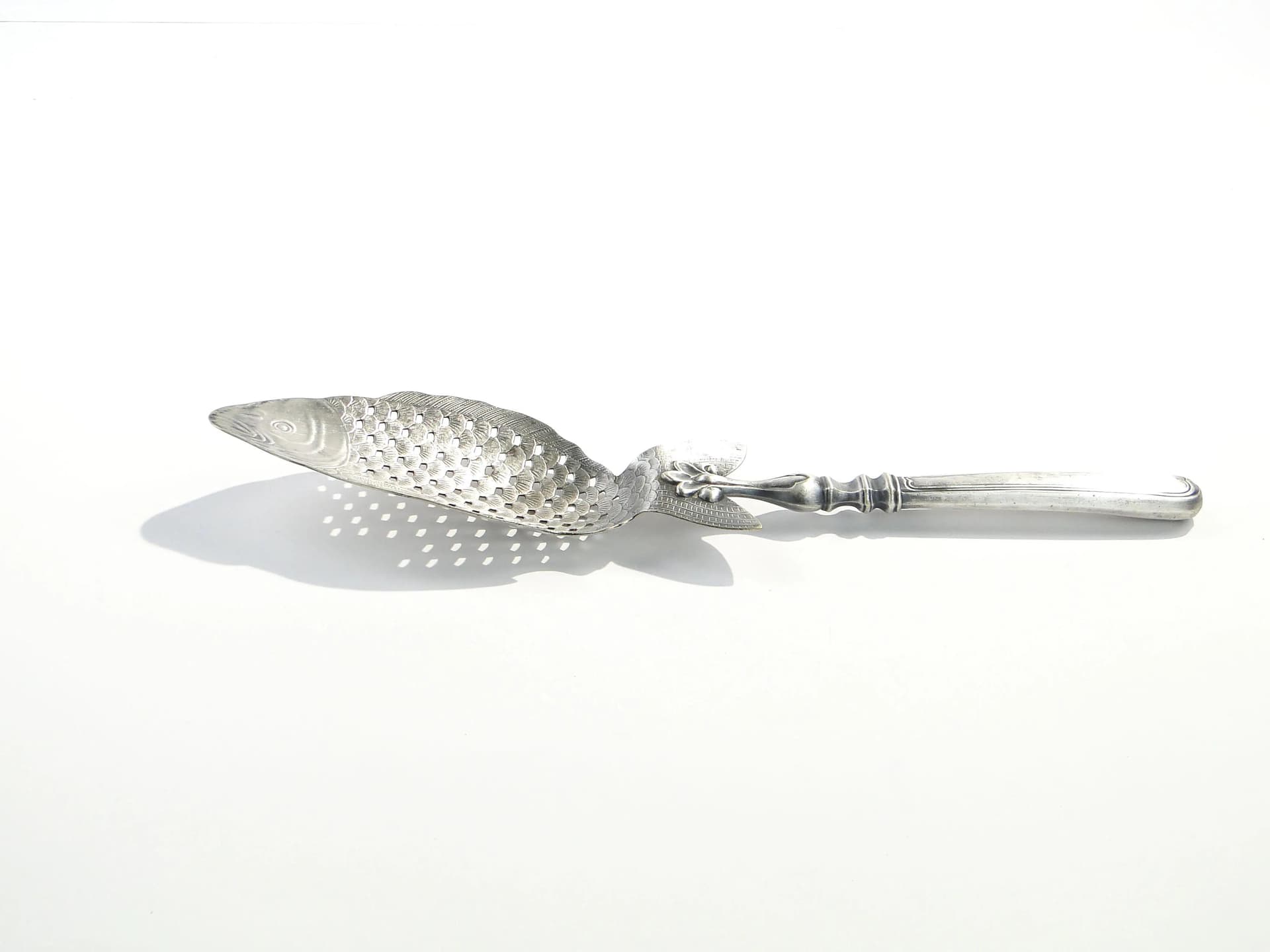 Łopatka do serwowania ryb, secesja, biały metal platerowany srebrem, Norblin, Polska, lata 20. - 163817