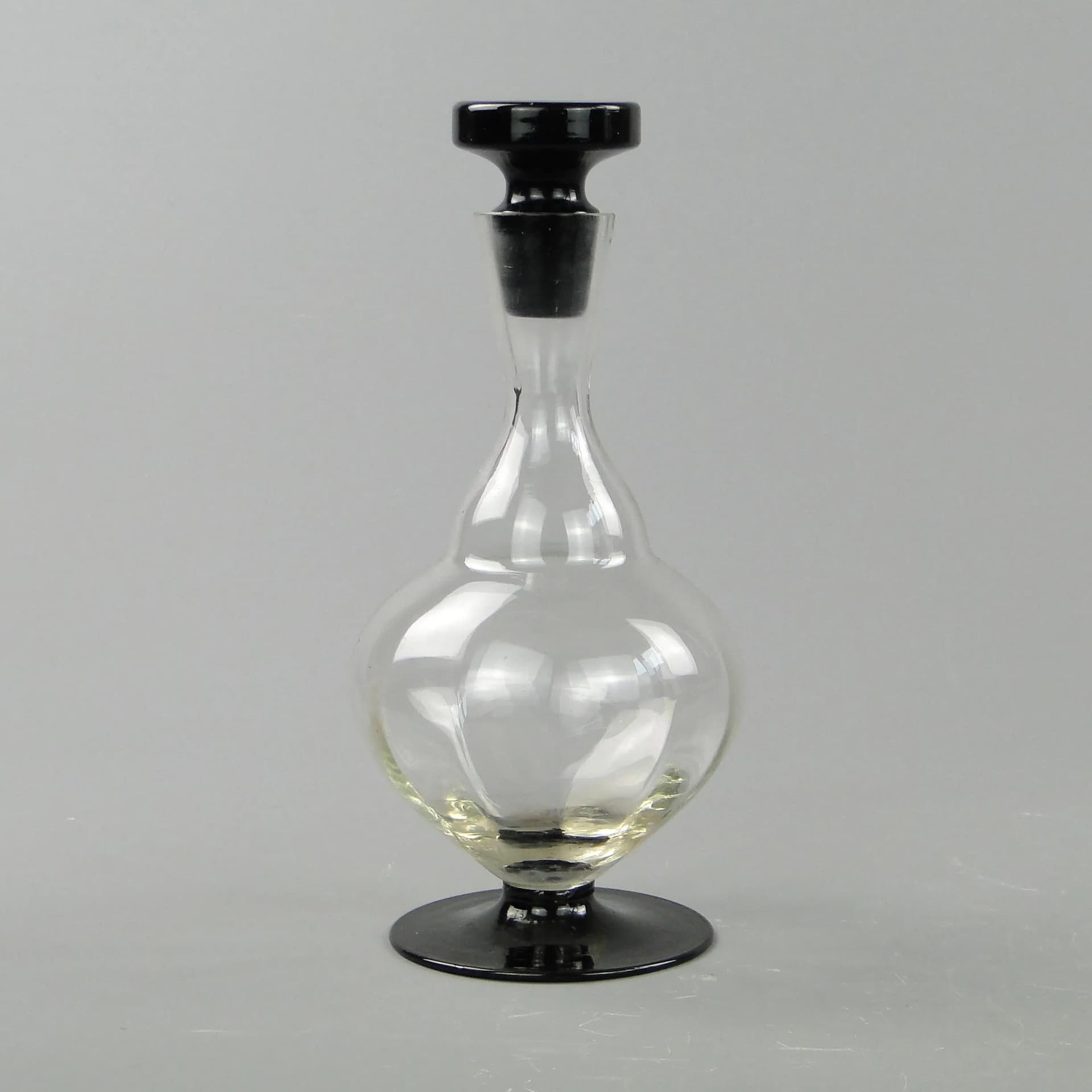 Karafka Art Deco, szkło transparentne, Polska, lata 30. - 163777