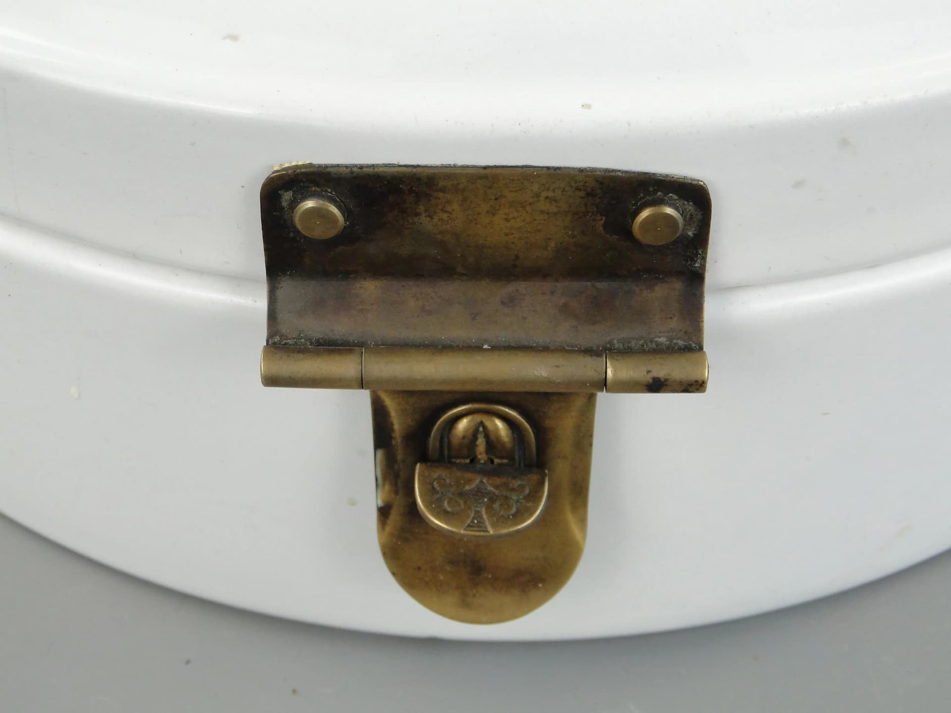 Cylindrical bread box, white enameled metal, Poland, 1930s. - 163731