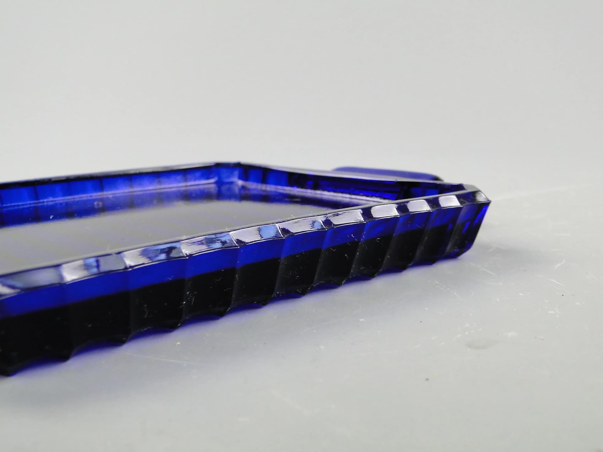 Tray Art Deco, blue glass, Huta Szkła Inwald, Czech Republic, 1930s. - 163610