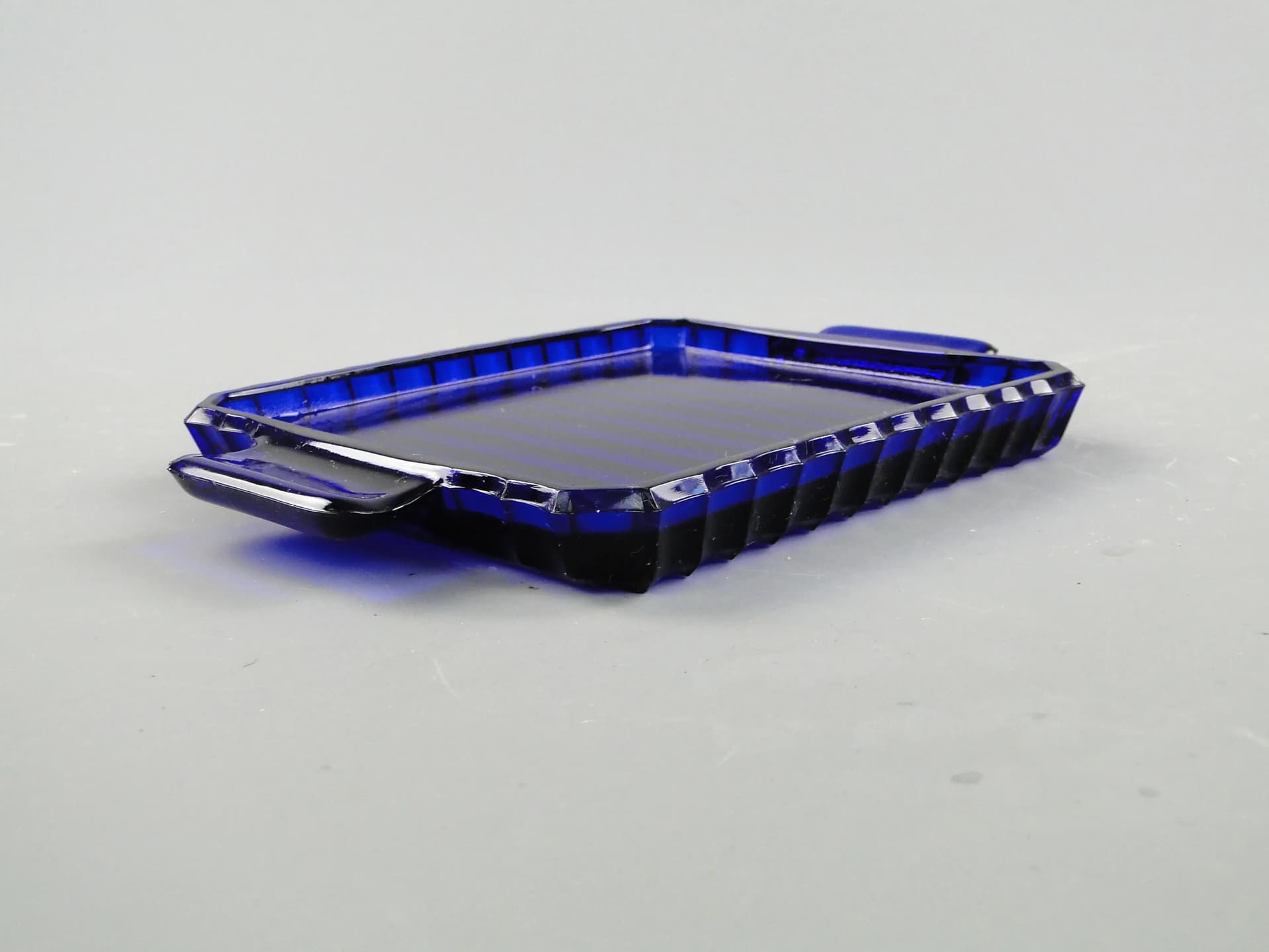 Tray Art Deco, blue glass, Huta Szkła Inwald, Czech Republic, 1930s. - 163611