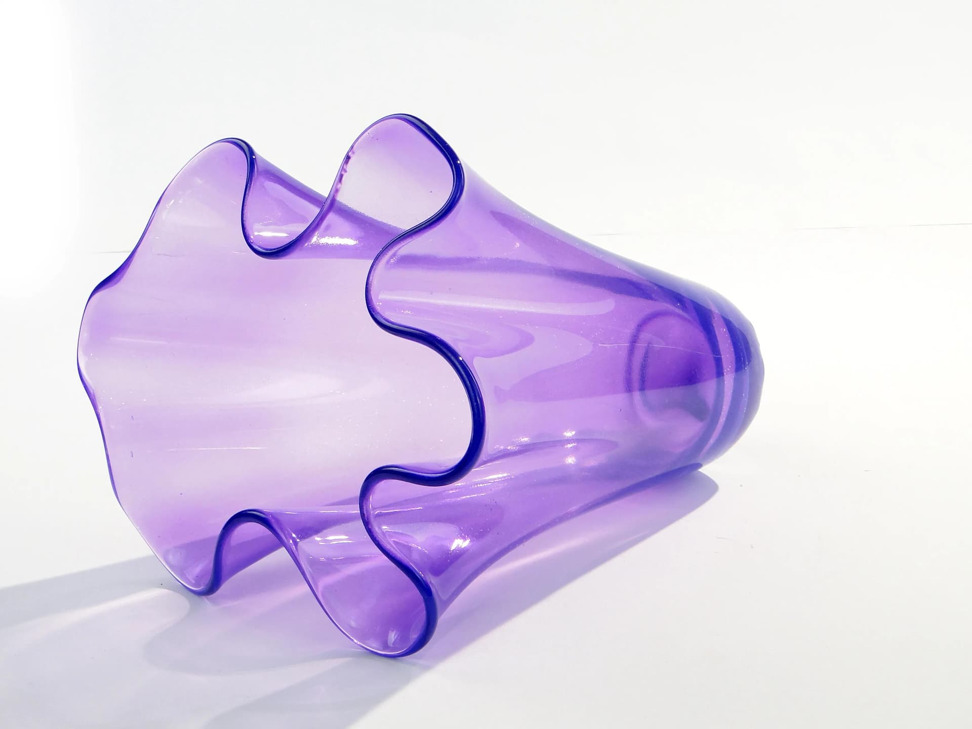 Wazon Chusta, fioletowy przezroczysty, szkło, Polska, lata 80. - 163502