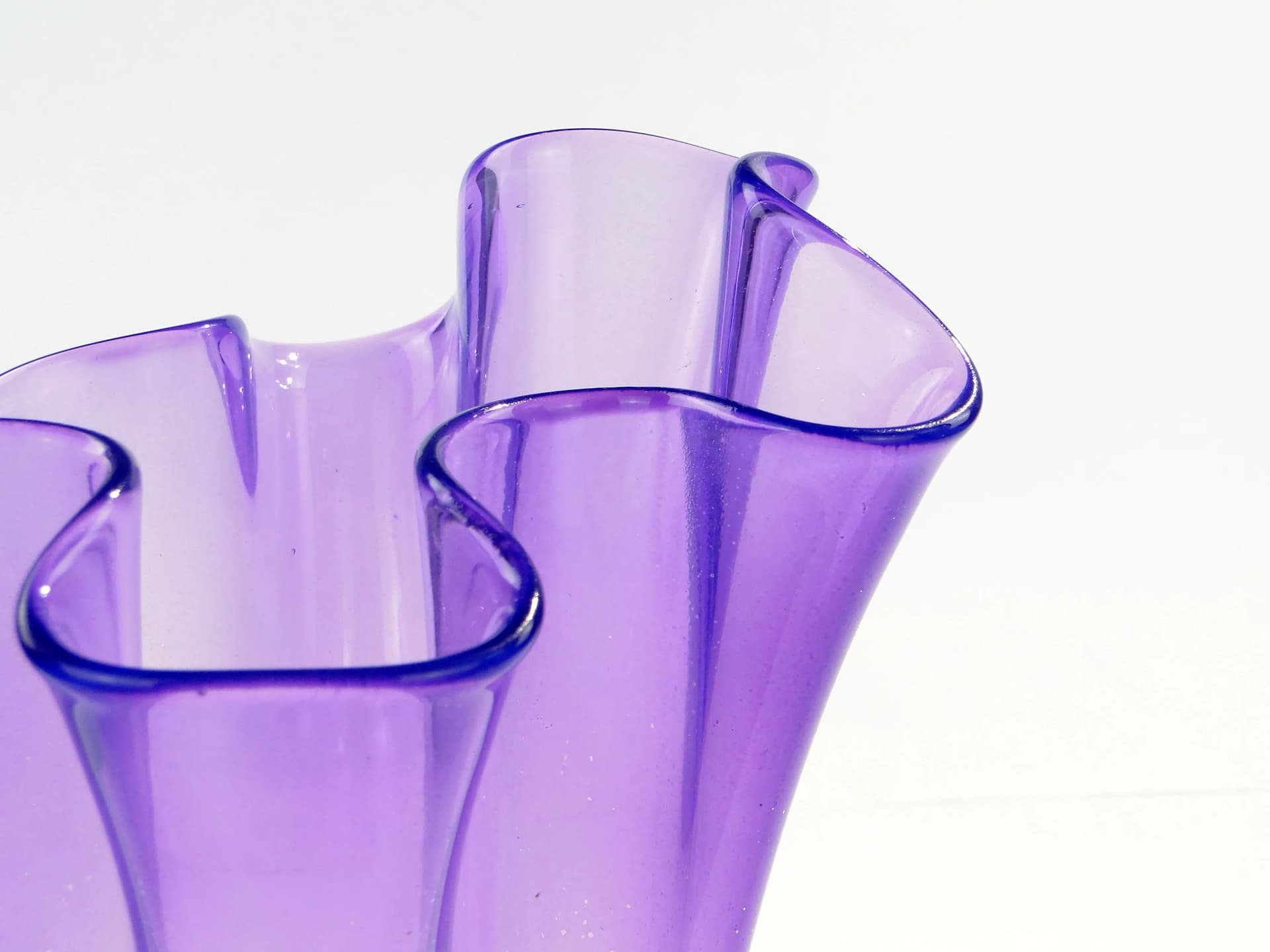 Wazon Chusta, fioletowy przezroczysty, szkło, Polska, lata 80. - 163505