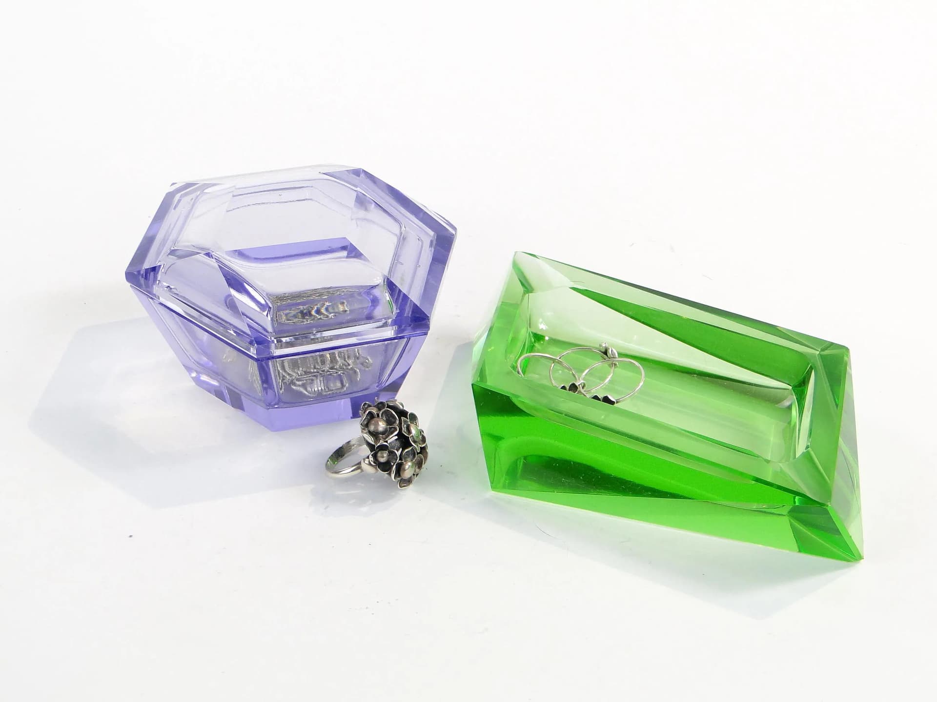 Crystal bonbonniere, violet, Moser, Czech Republic, 1960s. - 10496