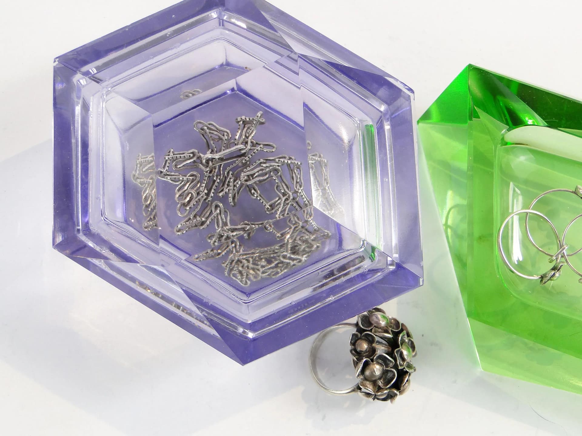 Crystal bonbonniere, violet, Moser, Czech Republic, 1960s. - 10497