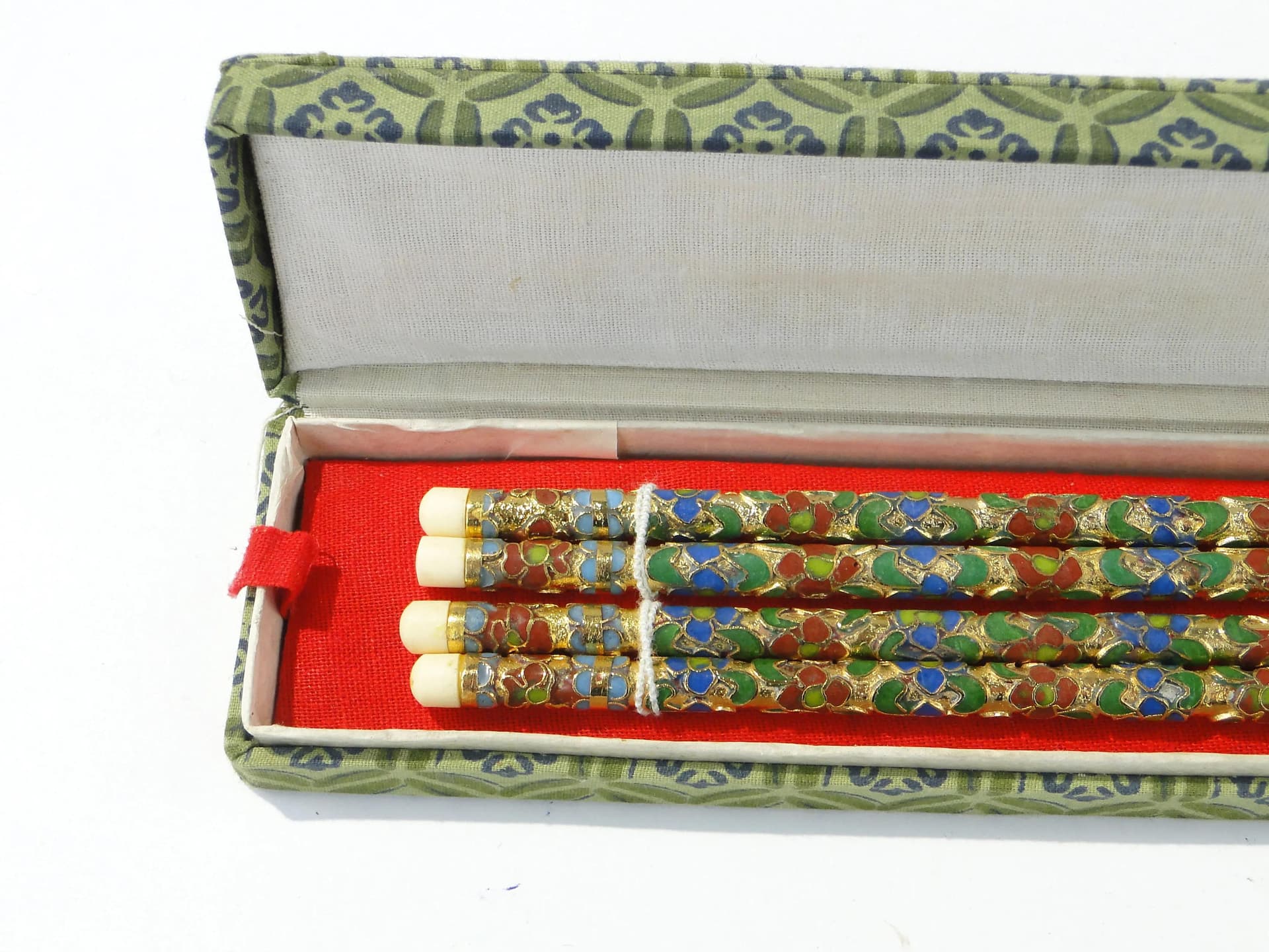 Komplet pałeczek cloisonné, wielokolorowy, Chiny, lata 50. - 163357