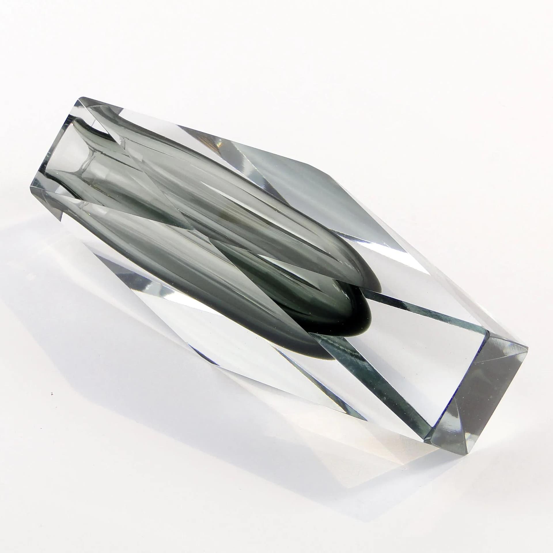 Wazon kryształowy, szary, Niemcy, lata 50. - 10477