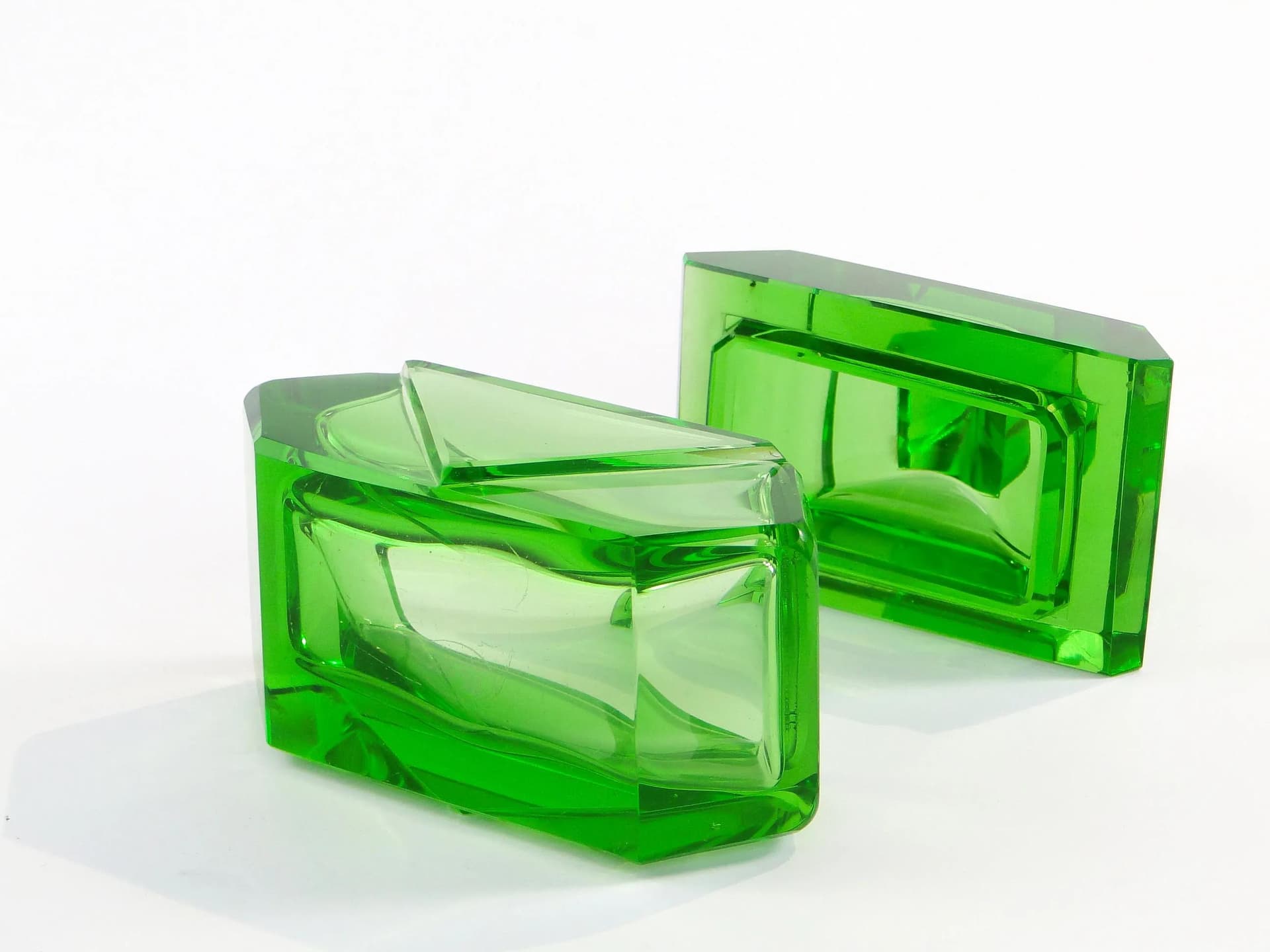 Bomboniera art déco, szmaragd szkło kryształowe, Moser, Czechosłowacja, lata 30. - 10460