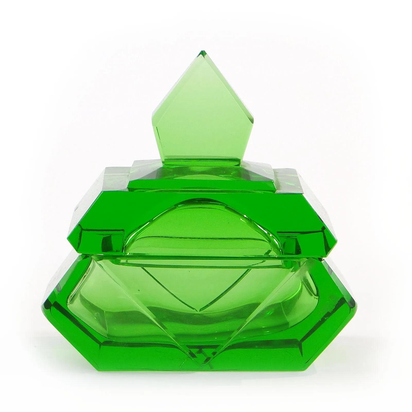 Bomboniera art déco, szmaragd szkło kryształowe, Moser, Czechosłowacja, lata 30. - 10456