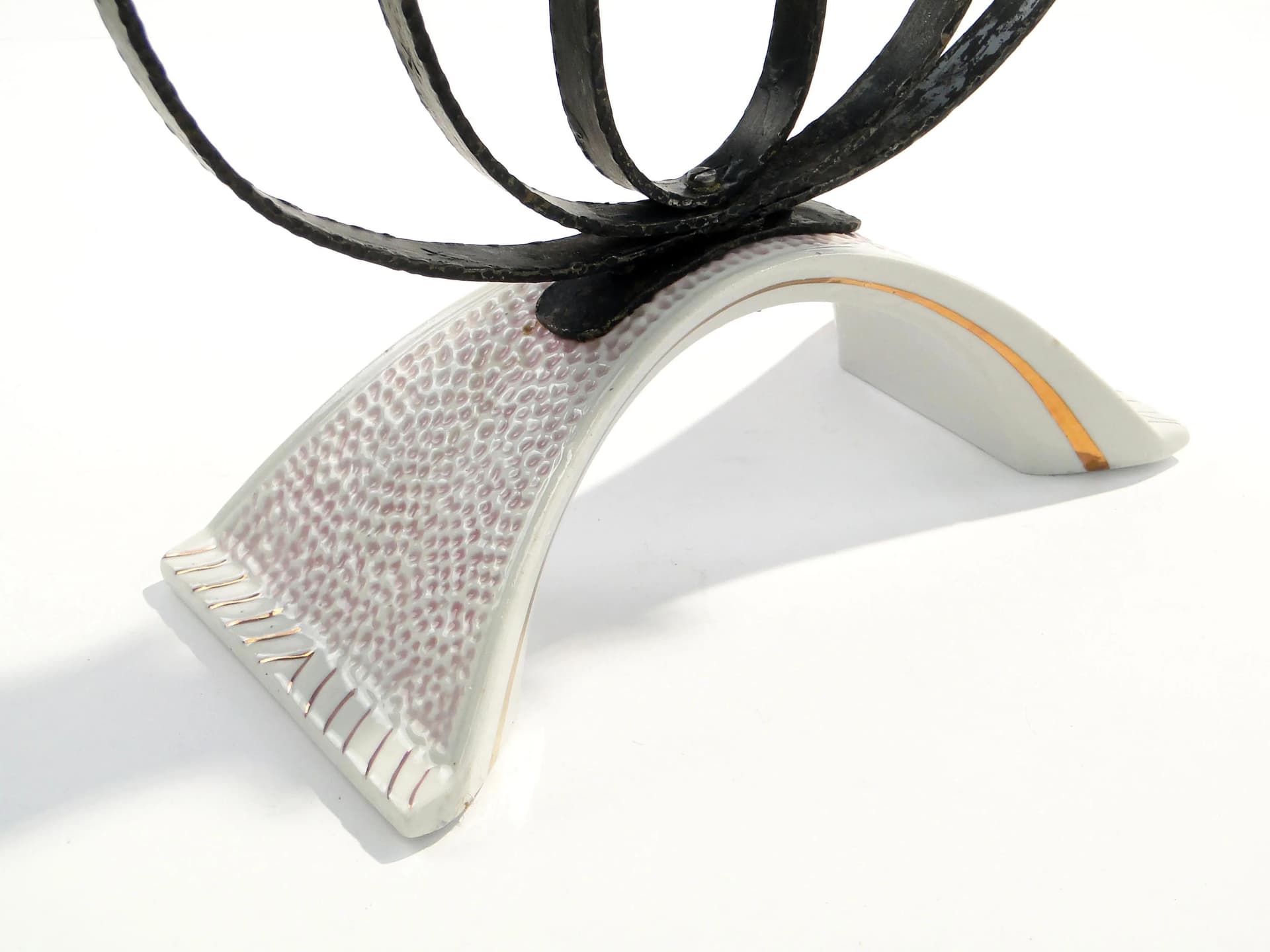 Świecznik Pop Art, biały, porcelana glazurowana stal czarna, Polska, lata 60. - 163102