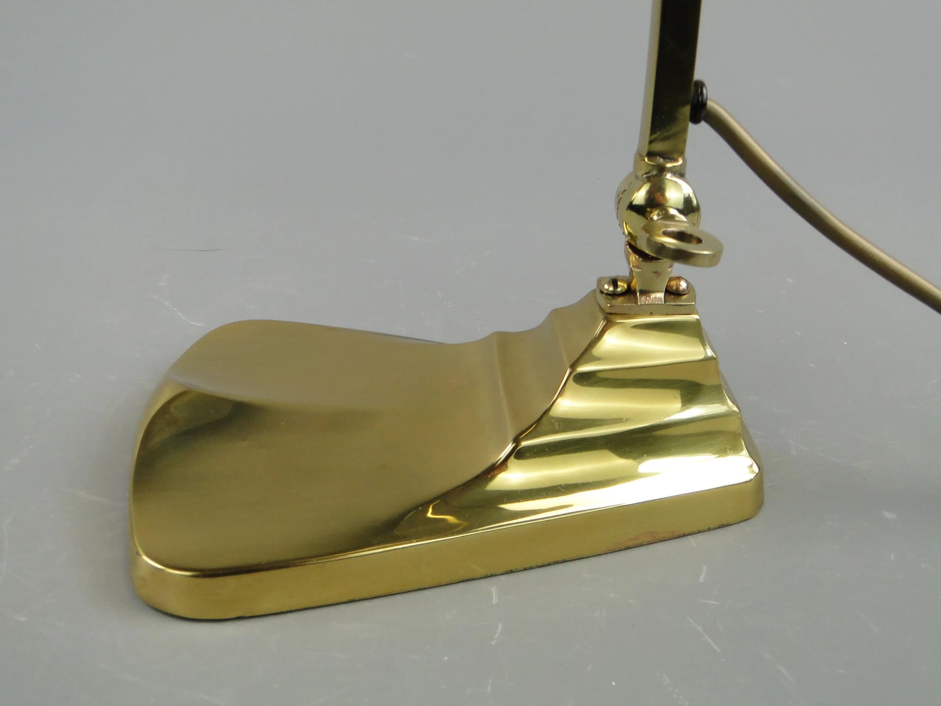 Art Nouveau desk lamp, golden brass, glass, Sweden, early 20th c. - 163018