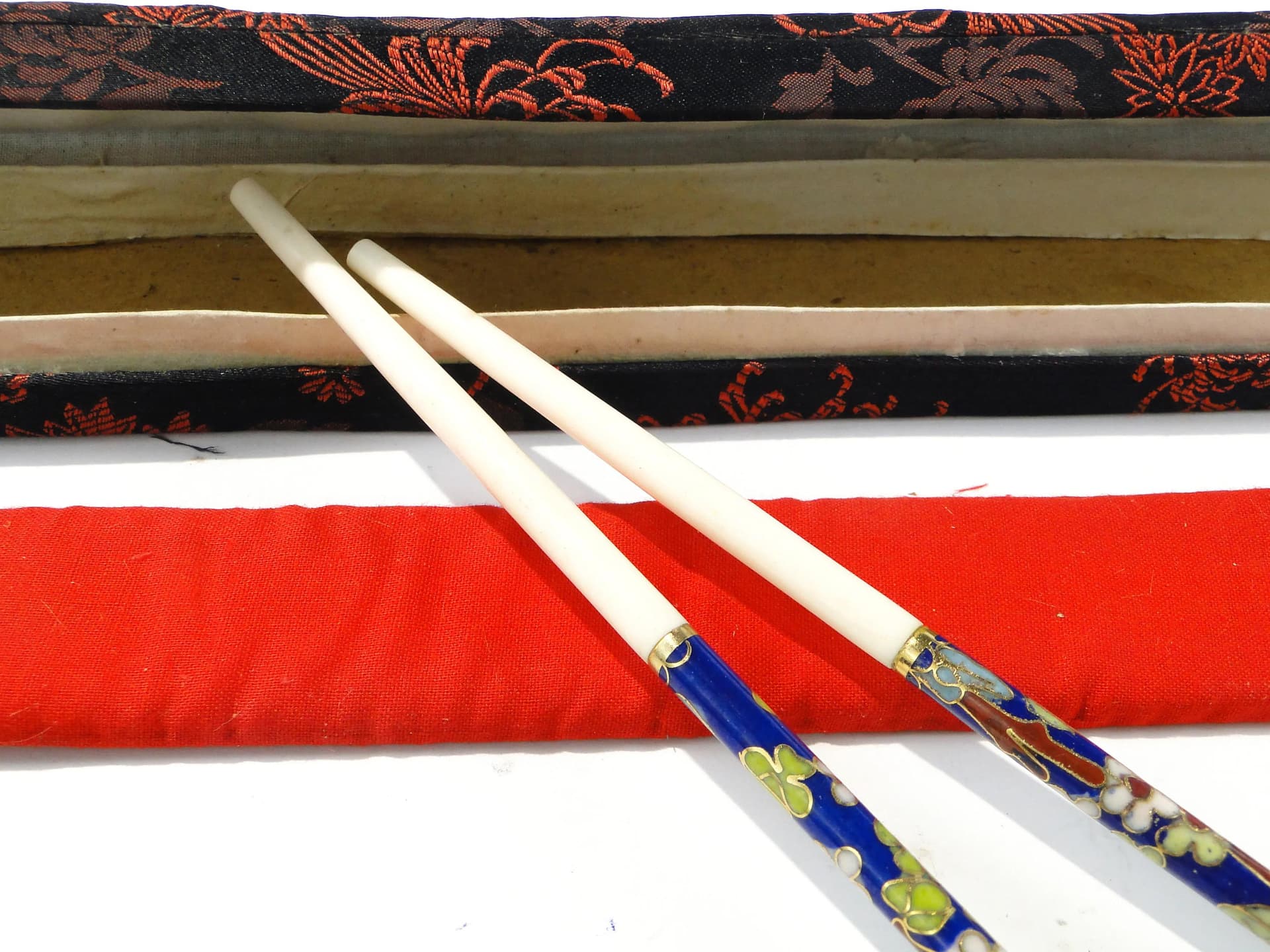 Pair of sushi chopsticks Cloisonné, multicolor, faux ivory conglomerate, metal, China, 1950s. - 162964