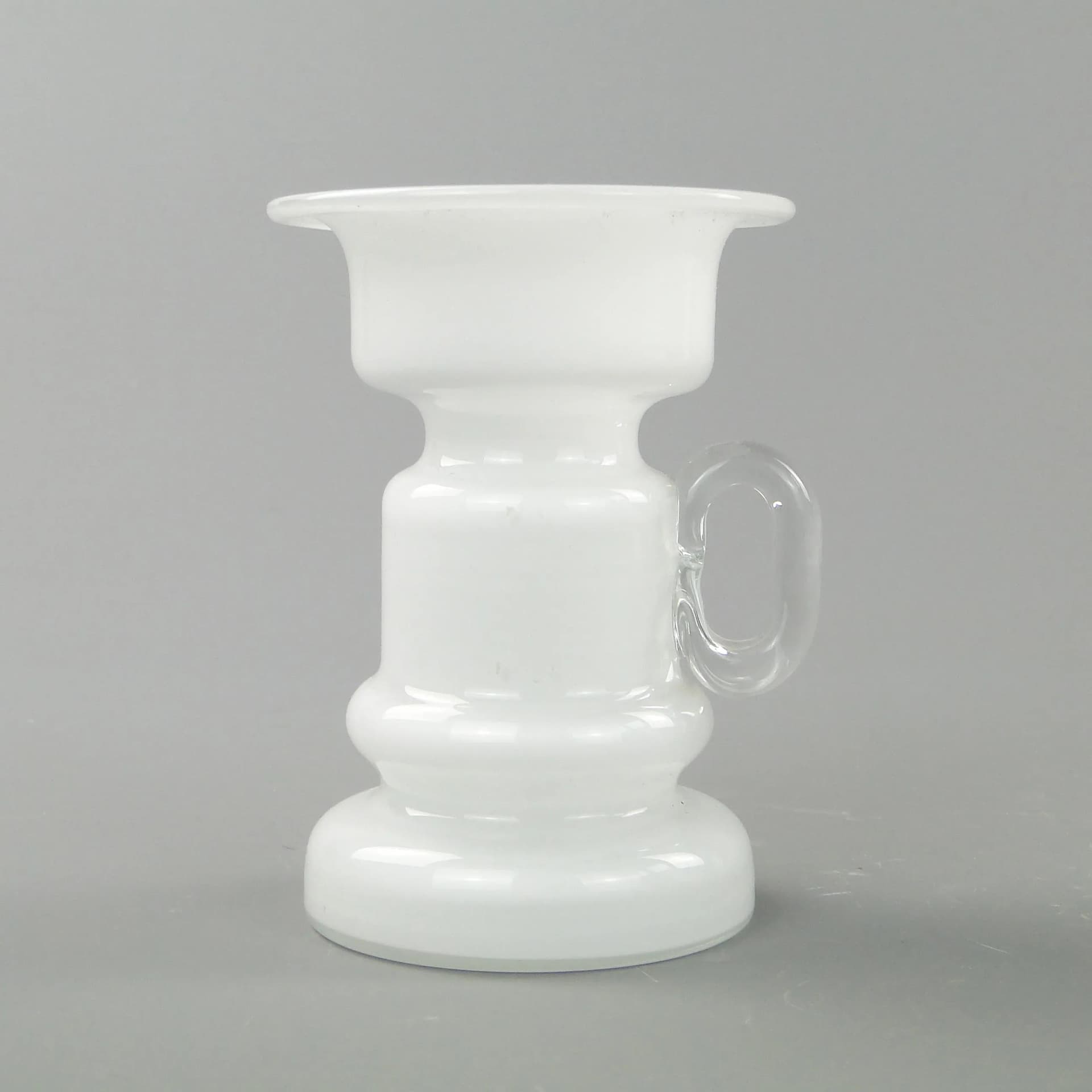 Wazon z uchem, szkło biały, szkło transparentny, proj. J. Słuczan-Orkusz, Polska, lata 80. - 162946