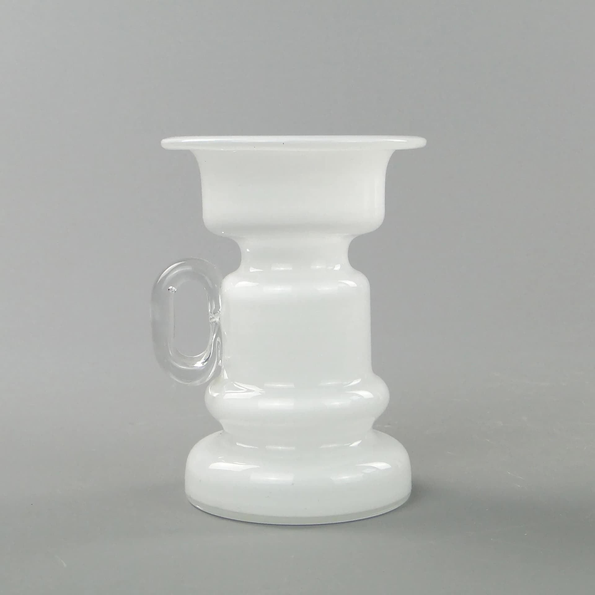 Wazon z uchem, szkło biały, szkło transparentny, proj. J. Słuczan-Orkusz, Polska, lata 80. - 162947