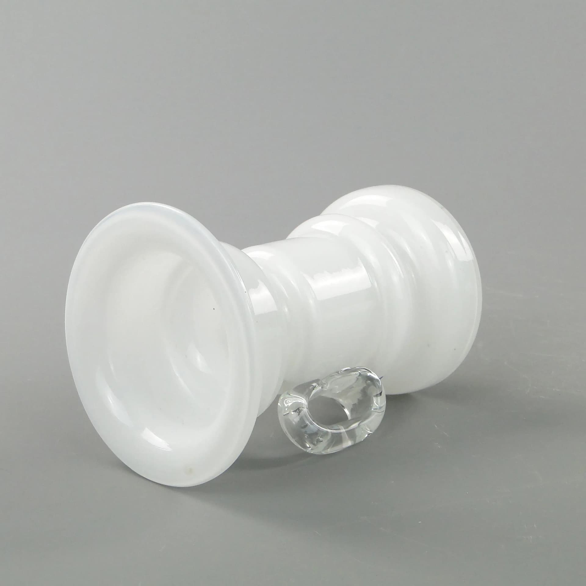 Wazon z uchem, szkło biały, szkło transparentny, proj. J. Słuczan-Orkusz, Polska, lata 80. - 162948