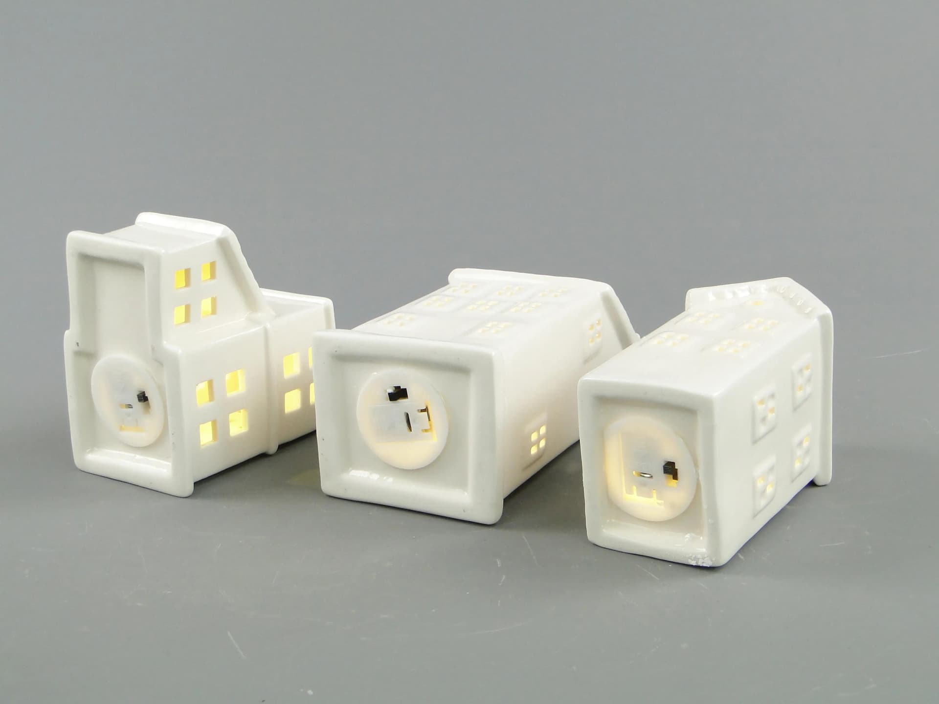 Zestaw trzech lampionów Miasteczko, biały beżowy, ceramika szkliwiona, Polska, XXI w. - 162942