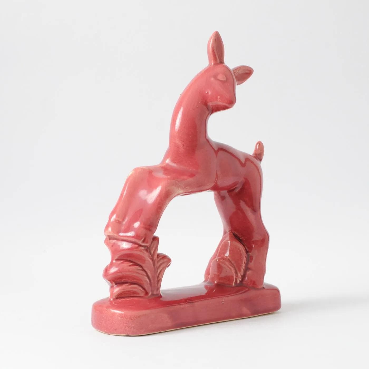 Figurka art deco, różowy, ceramika, Belgia, lata 30. - 162222