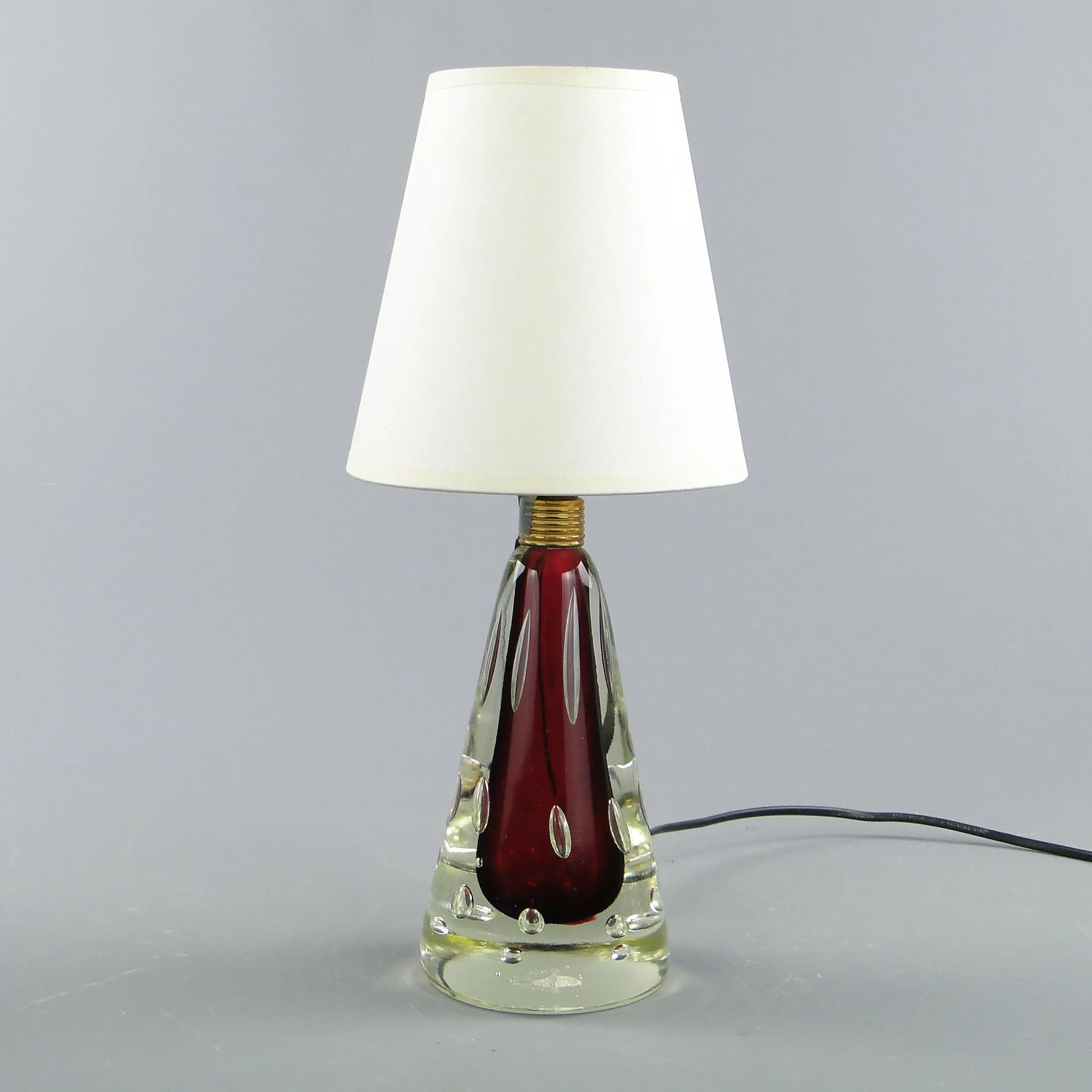 Lampa stołowa, szkło bordo, Val St Lambert, Belgia, lata 60. - 162567