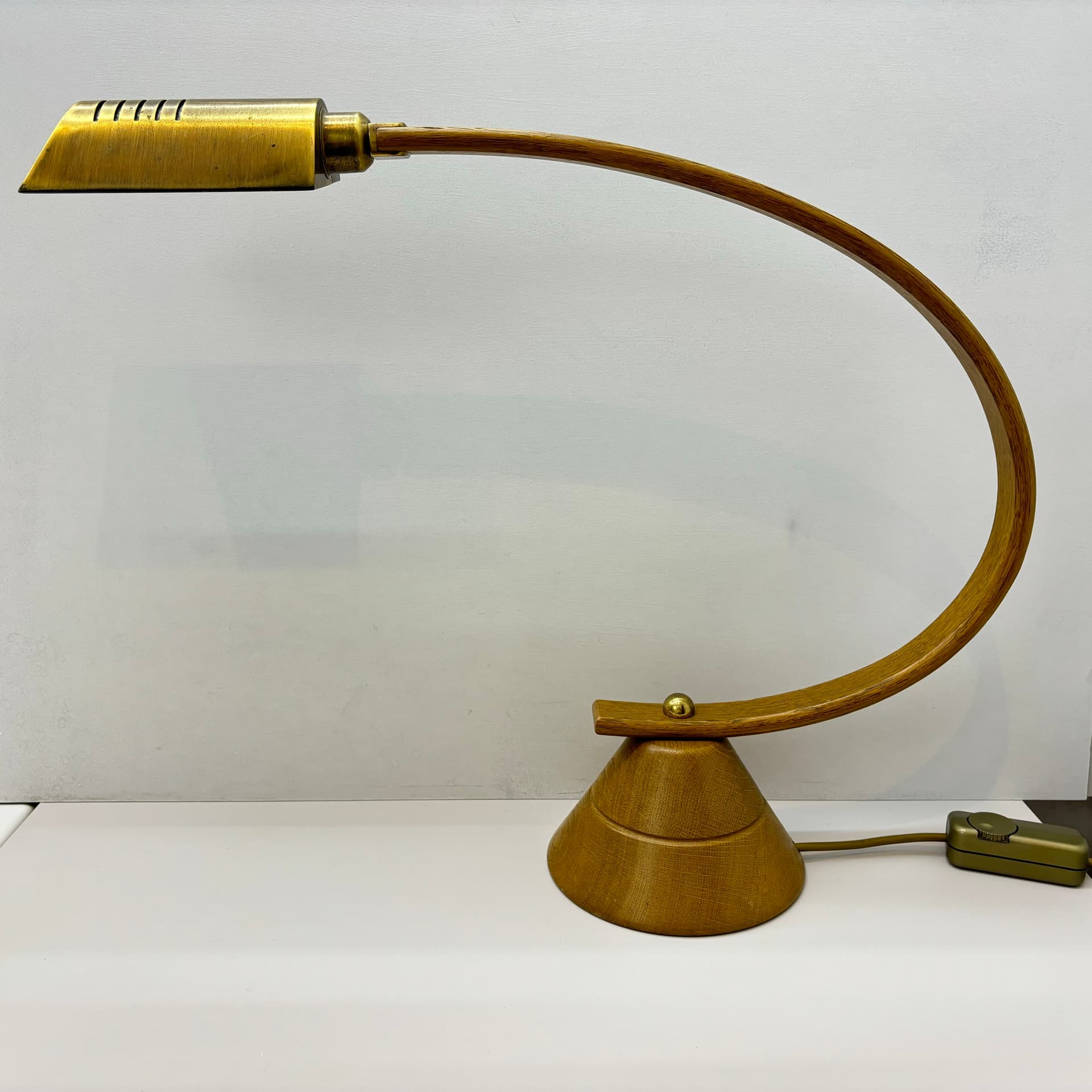 Lampa biurkowa, dąb jasny, mosiądz, Niemcy, lata 80. - 172512